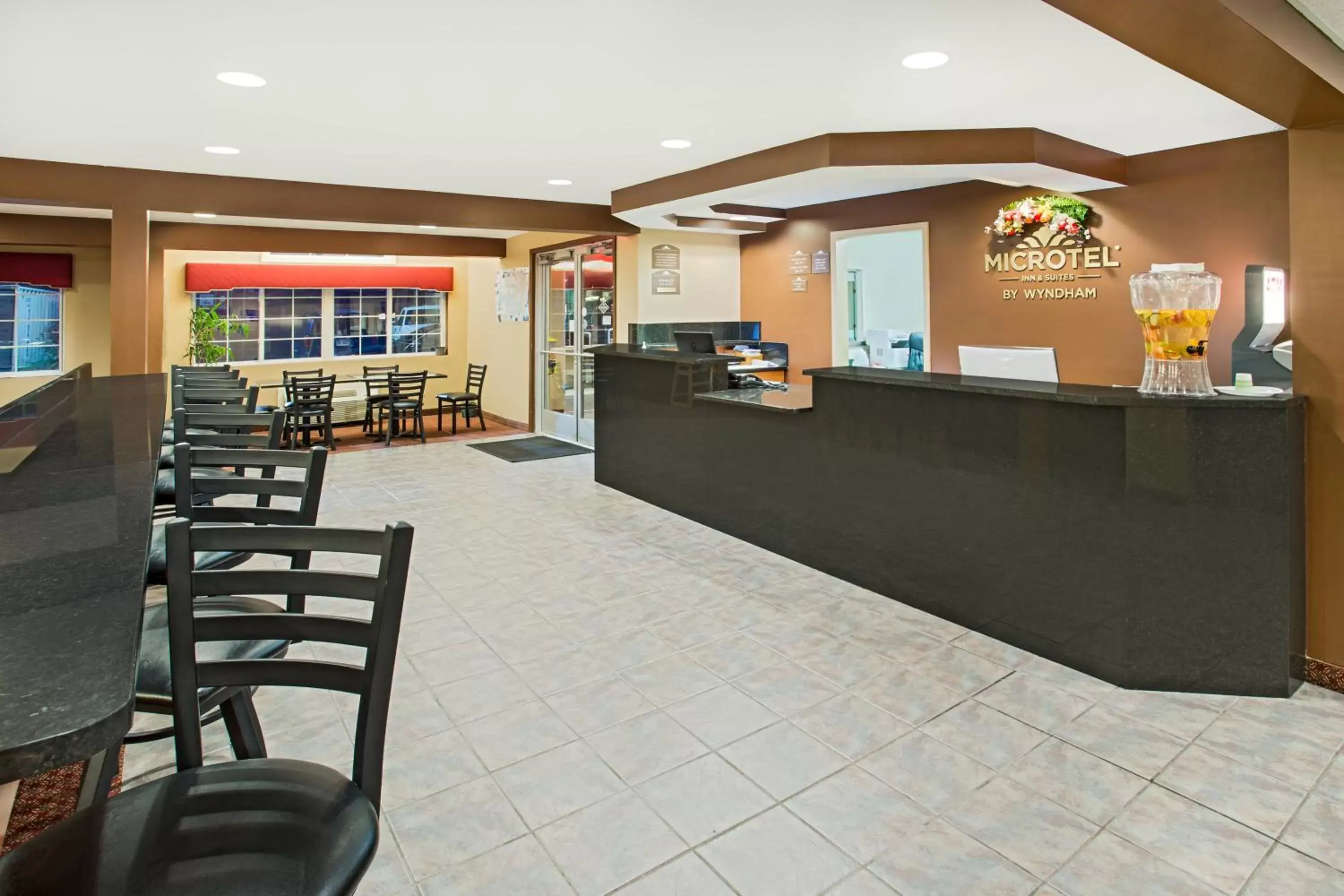 Lobby or reception in Microtel Inn & Suites by Wyndham Holland