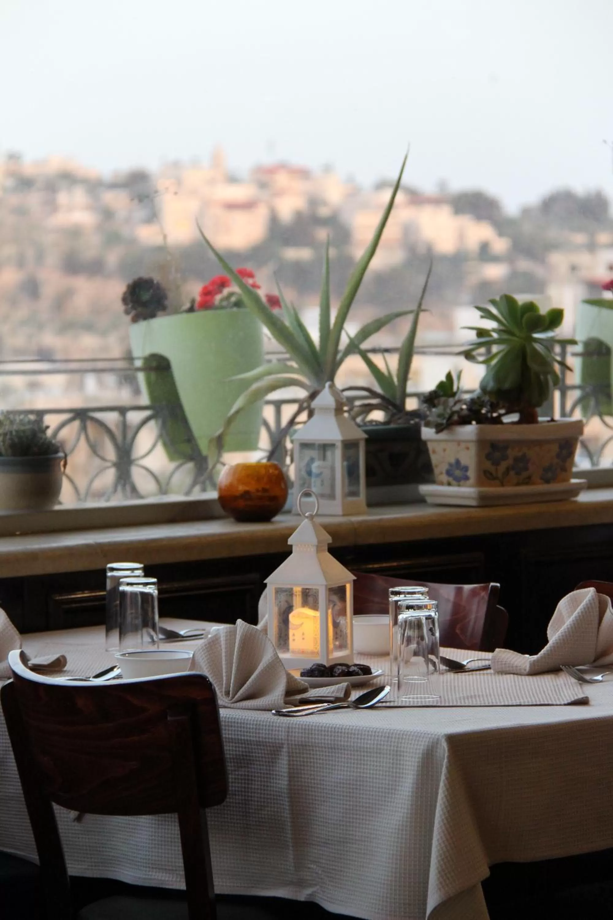 Restaurant/places to eat in National Hotel - Jerusalem