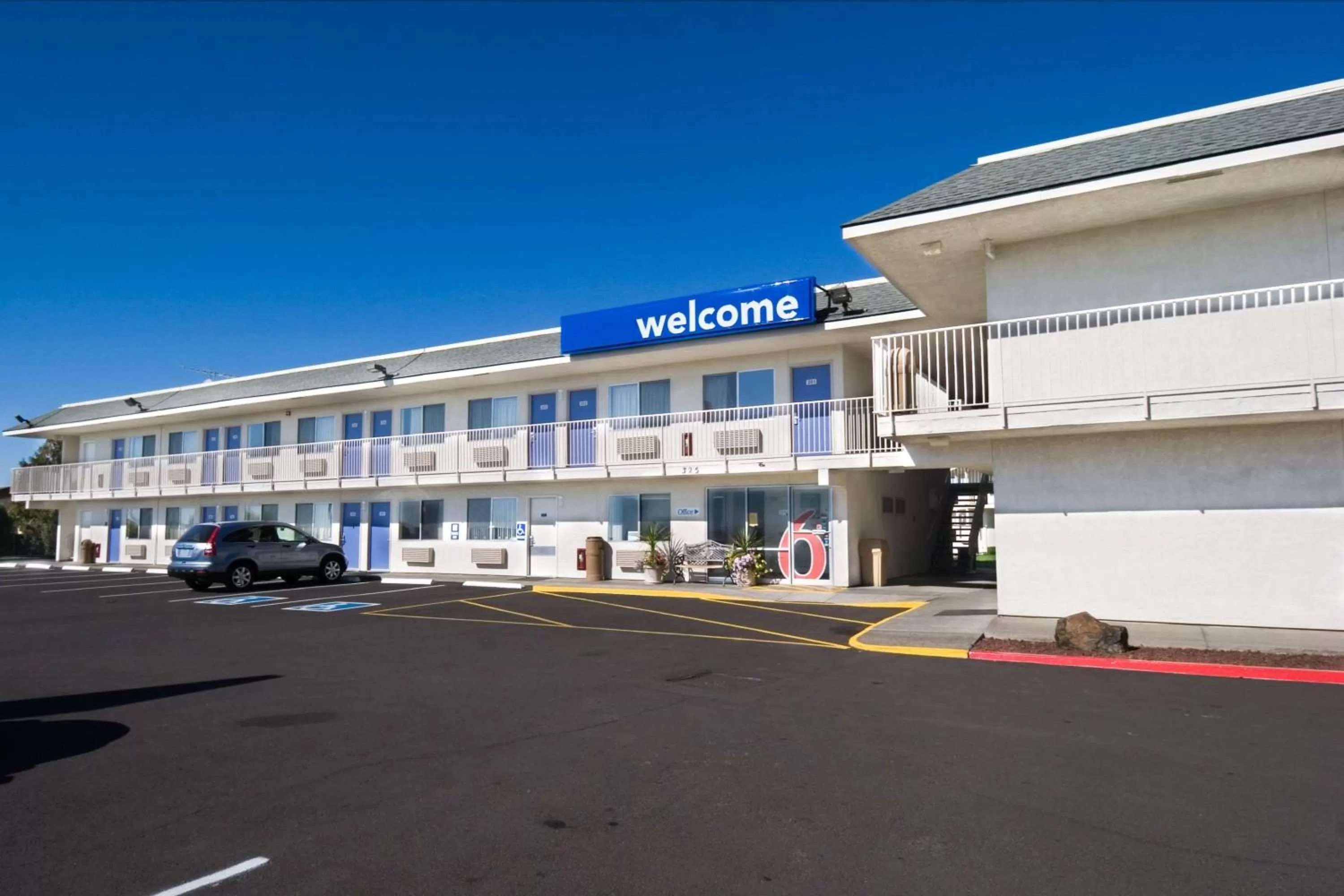 Property building in Motel 6-Pendleton, OR