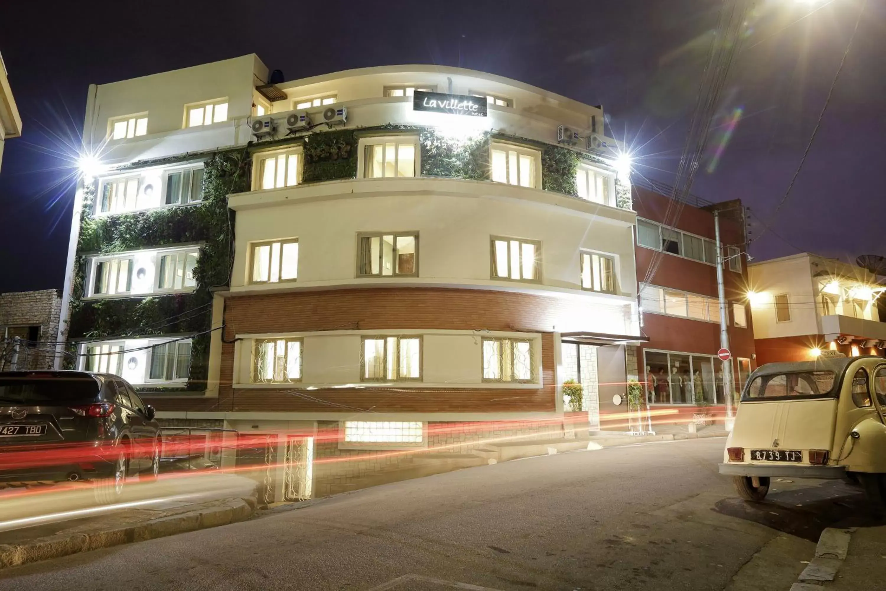 Facade/entrance in Hotel La Villette Facade/entrance in Hotel La Villette