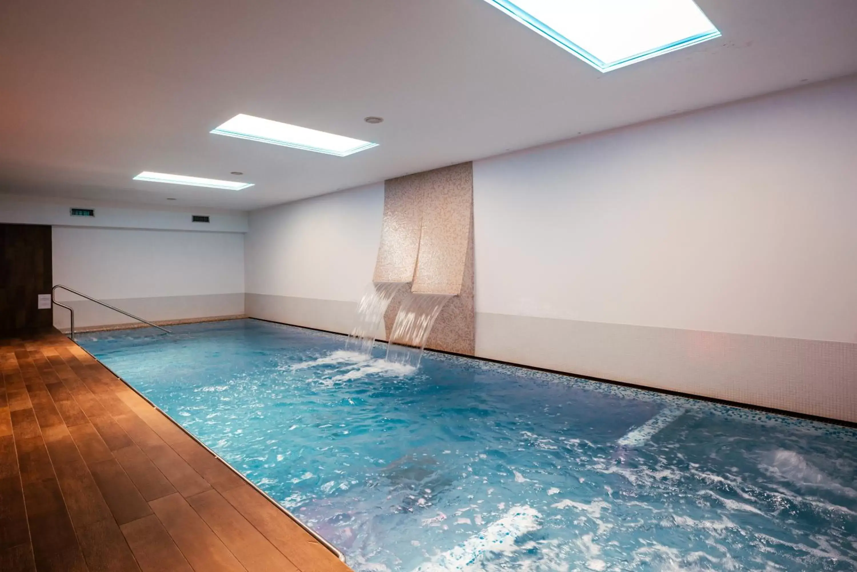 Swimming pool in Villa Luisa Resort & Luxury Apartments Swimming pool in Villa Luisa Resort & Luxury Apartments