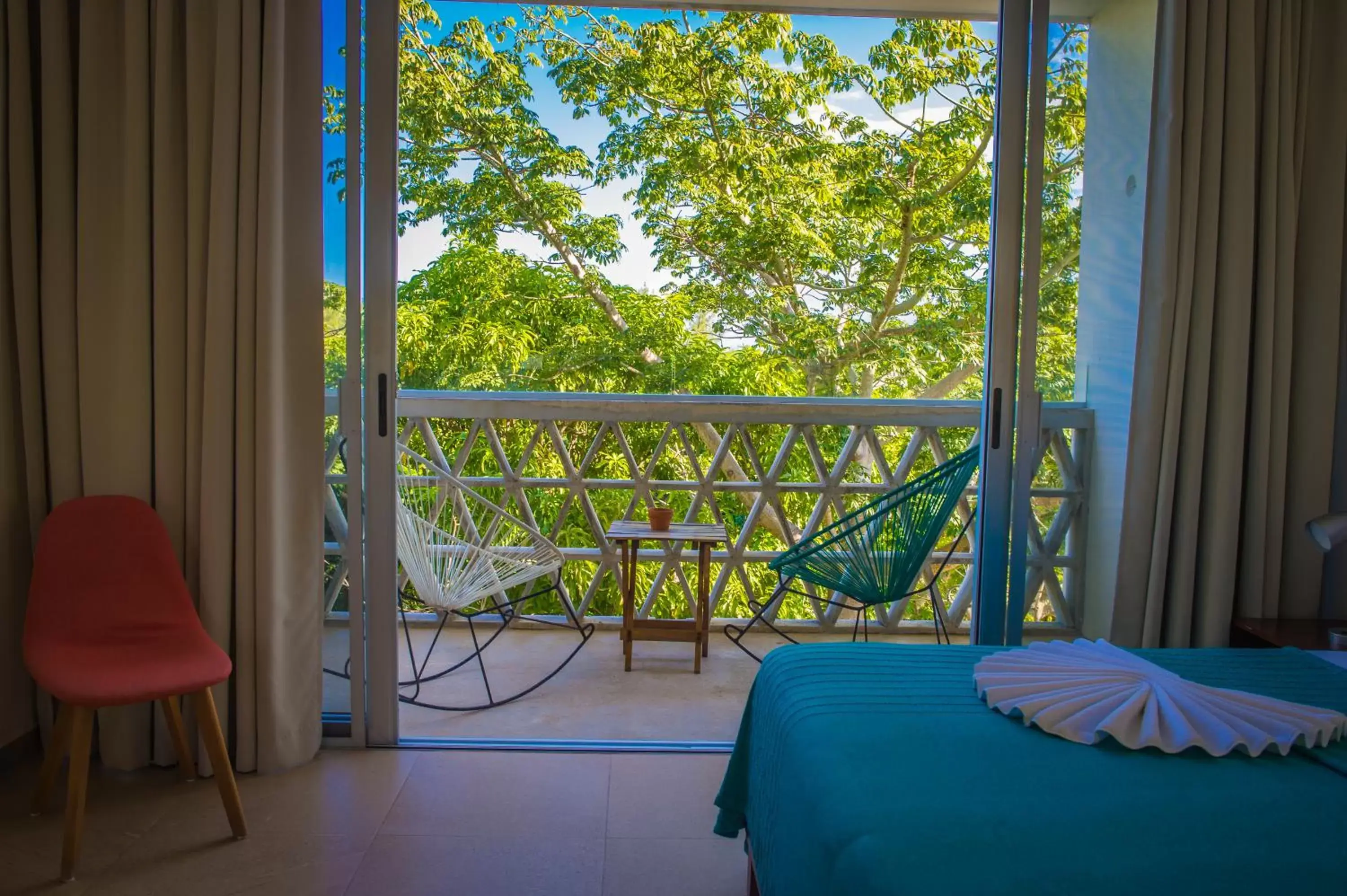 Bed, Balcony/Terrace in Suites Cielo y Mar