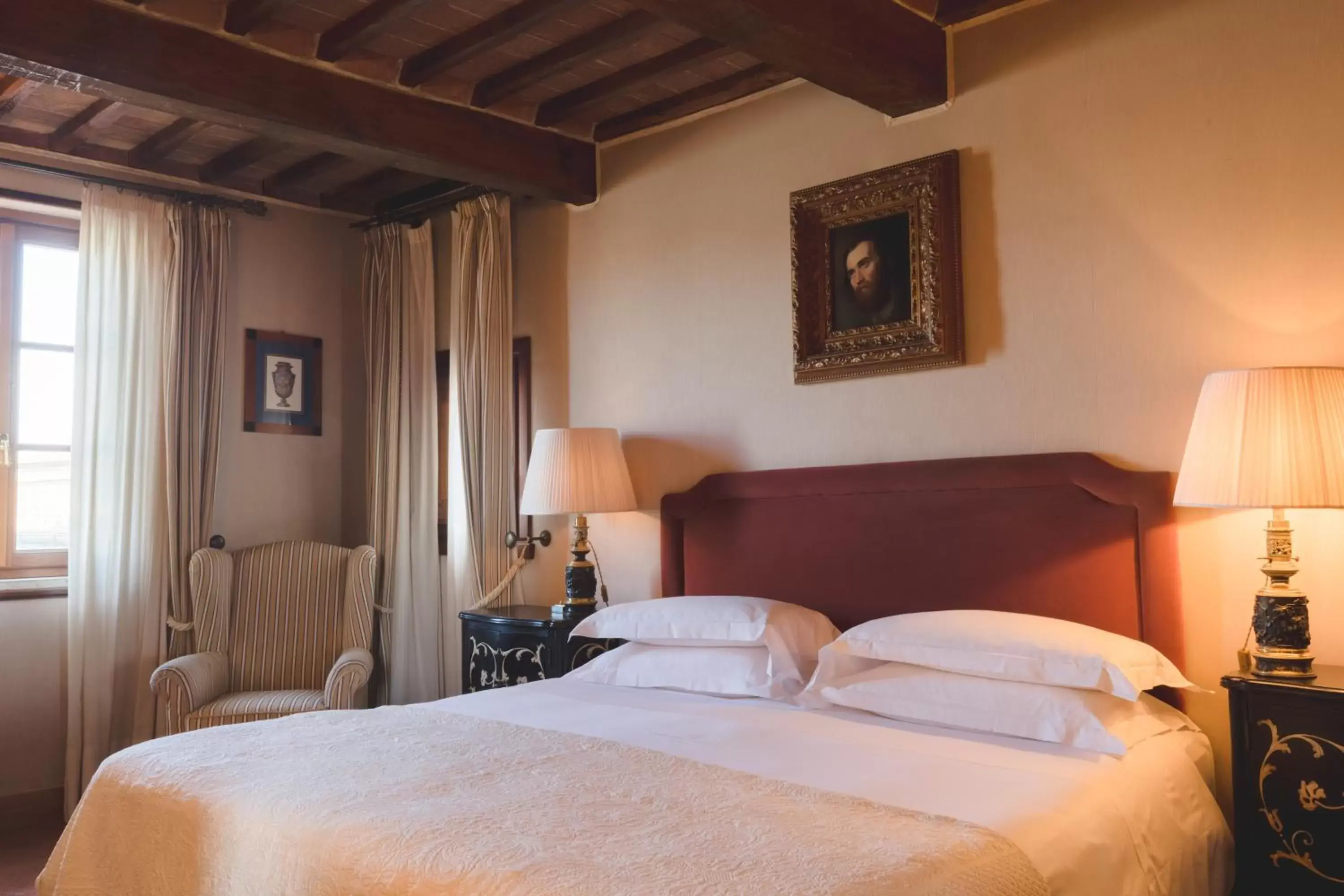 Bedroom, Bed in Grand Hotel Continental Siena - Starhotels Collezione