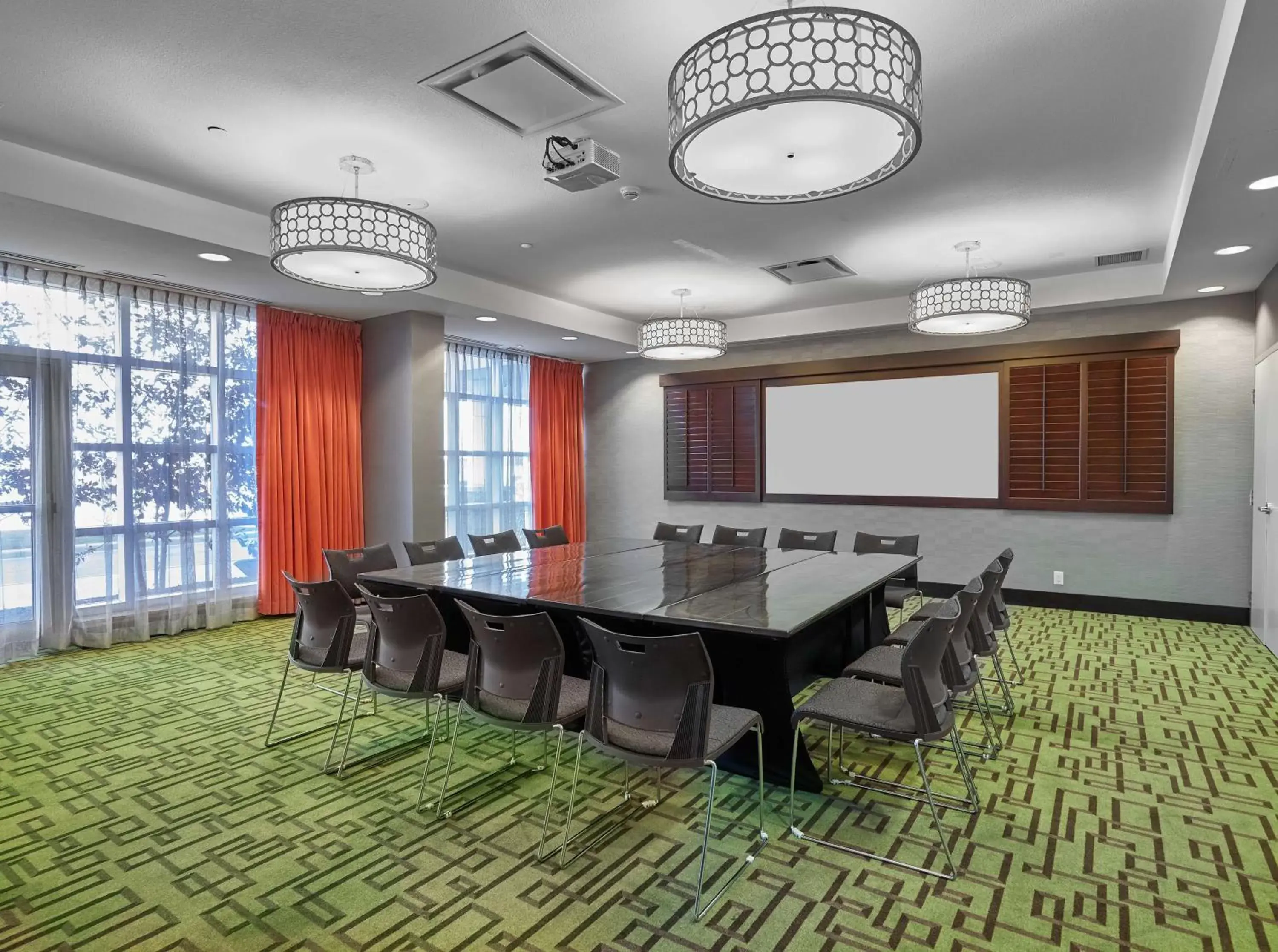 Meeting/conference room in Hampton Inn by Hilton Calgary Airport North