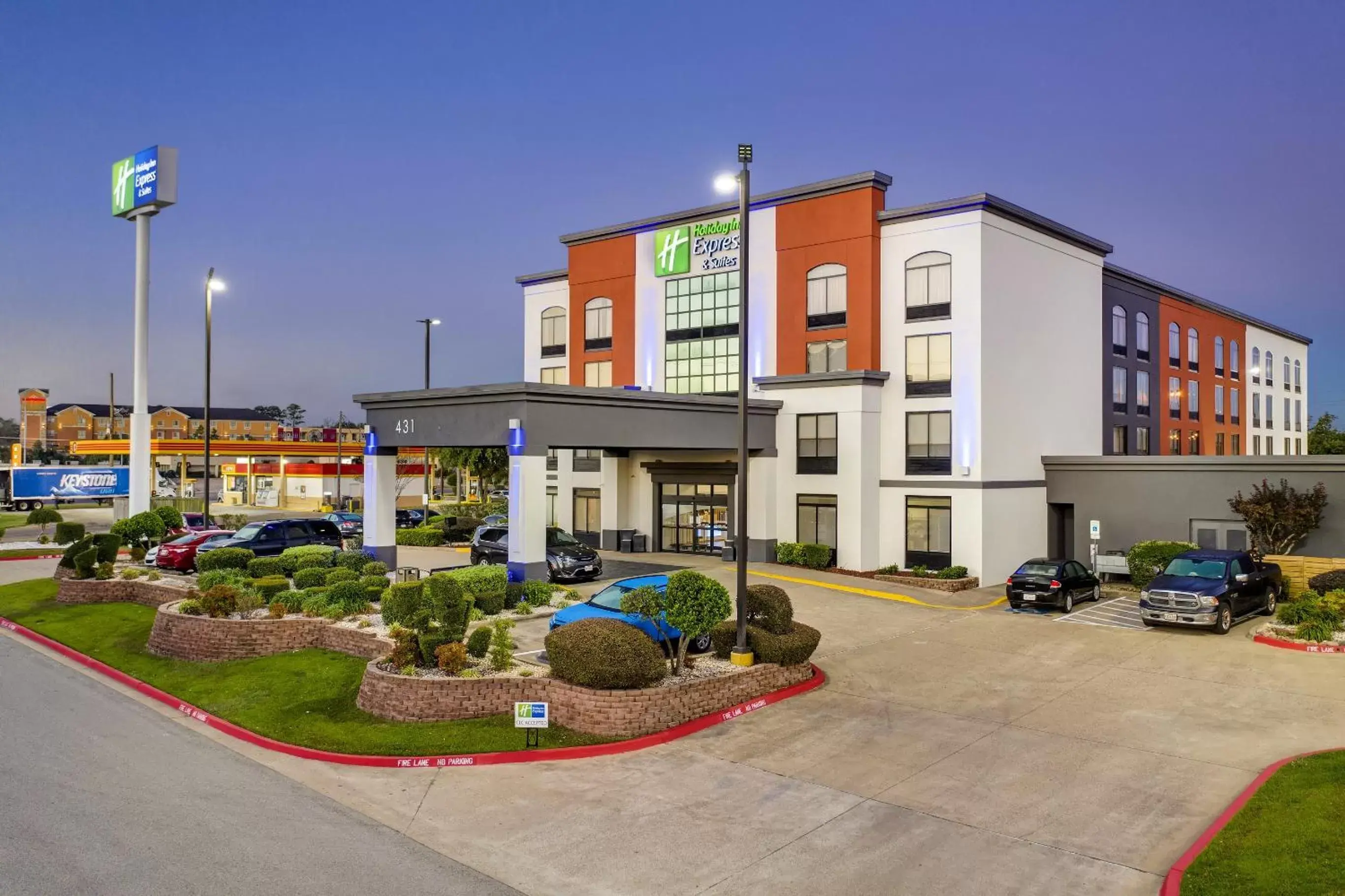 Facade/entrance, Property Building in Holiday Inn Express & Suites Longview North, an IHG Hotel