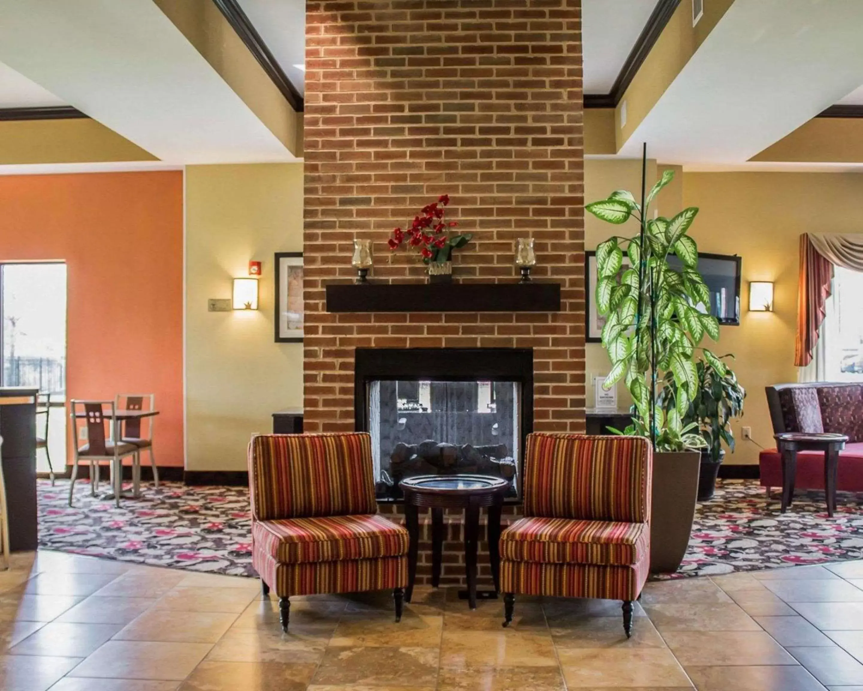 Lobby or reception, Seating Area in Comfort Suites Columbus East Broad