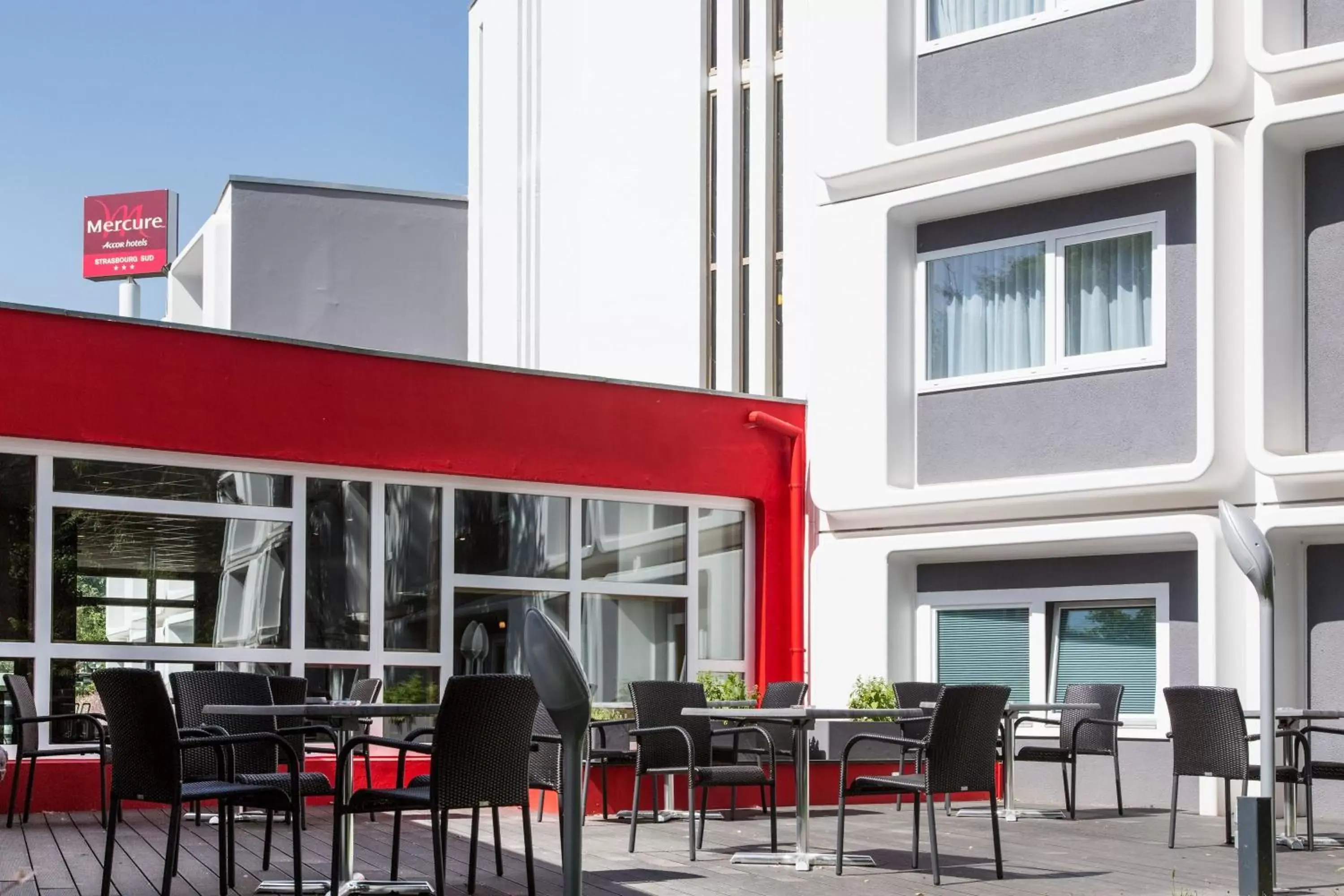 Patio, Restaurant/Places to Eat in Mercure Strasbourg Aéroport