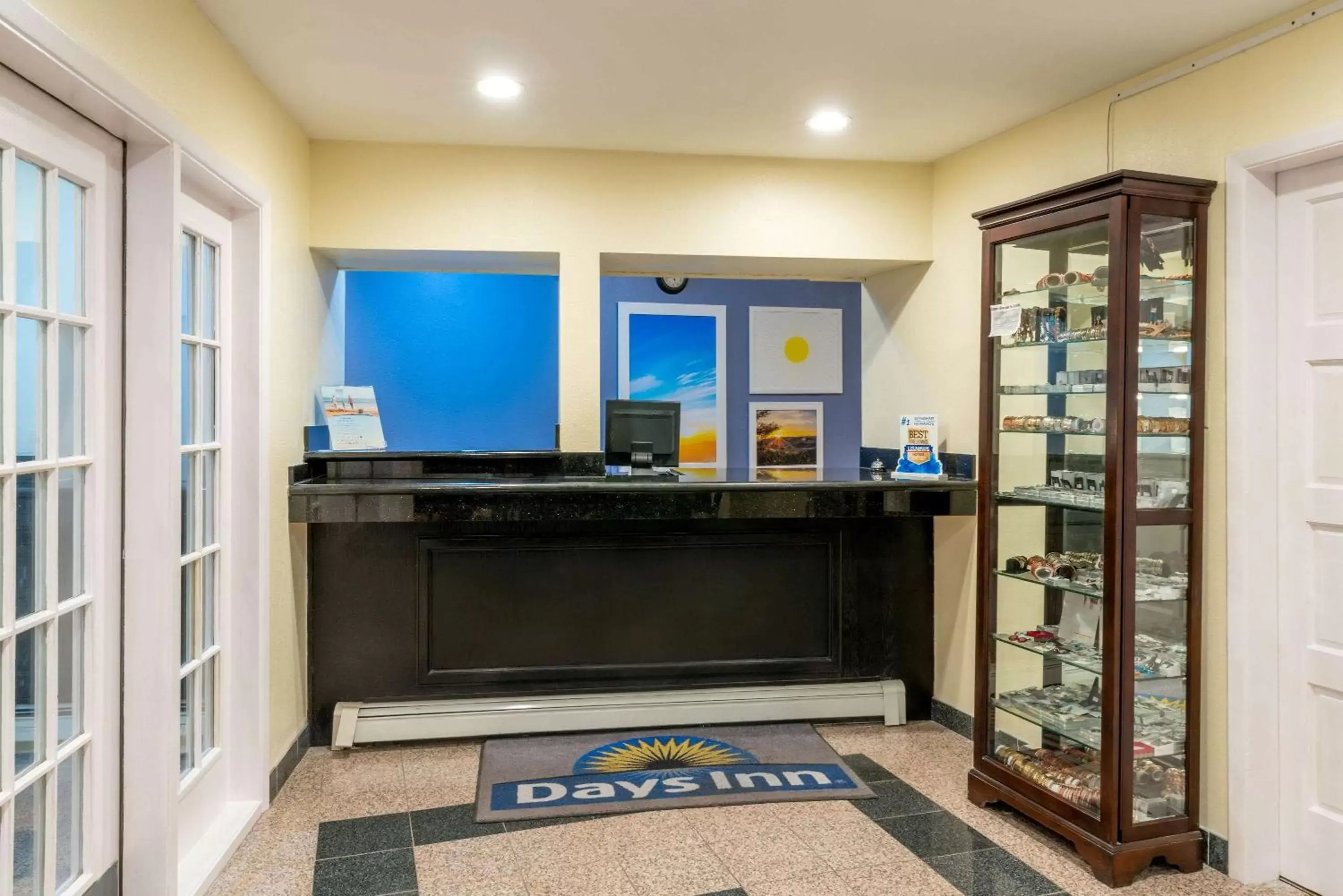 Lobby or reception in Days Inn by Wyndham Grants Lobby or reception in Days Inn by Wyndham Grants