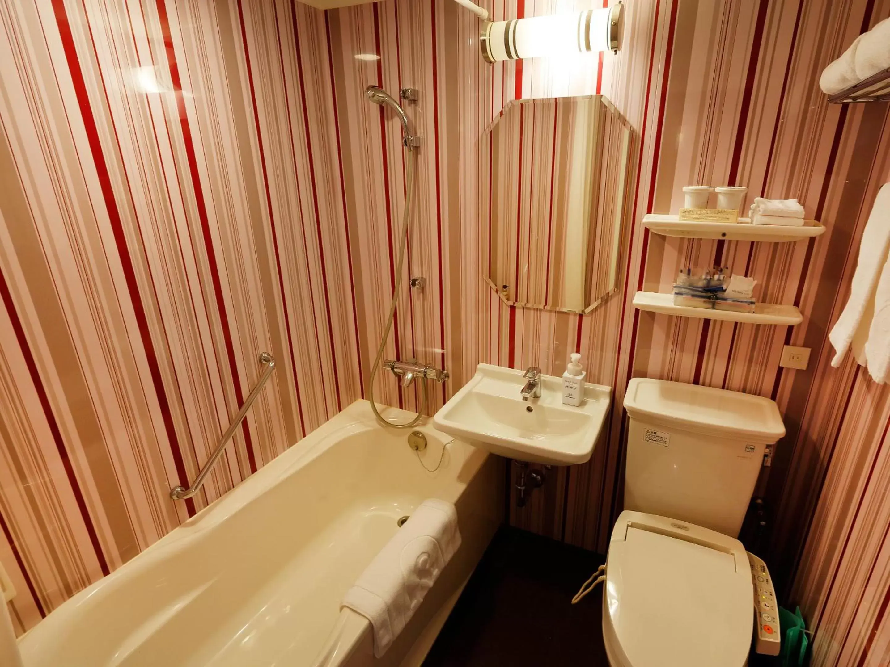 Bathroom in Hotel Monterey Kyoto