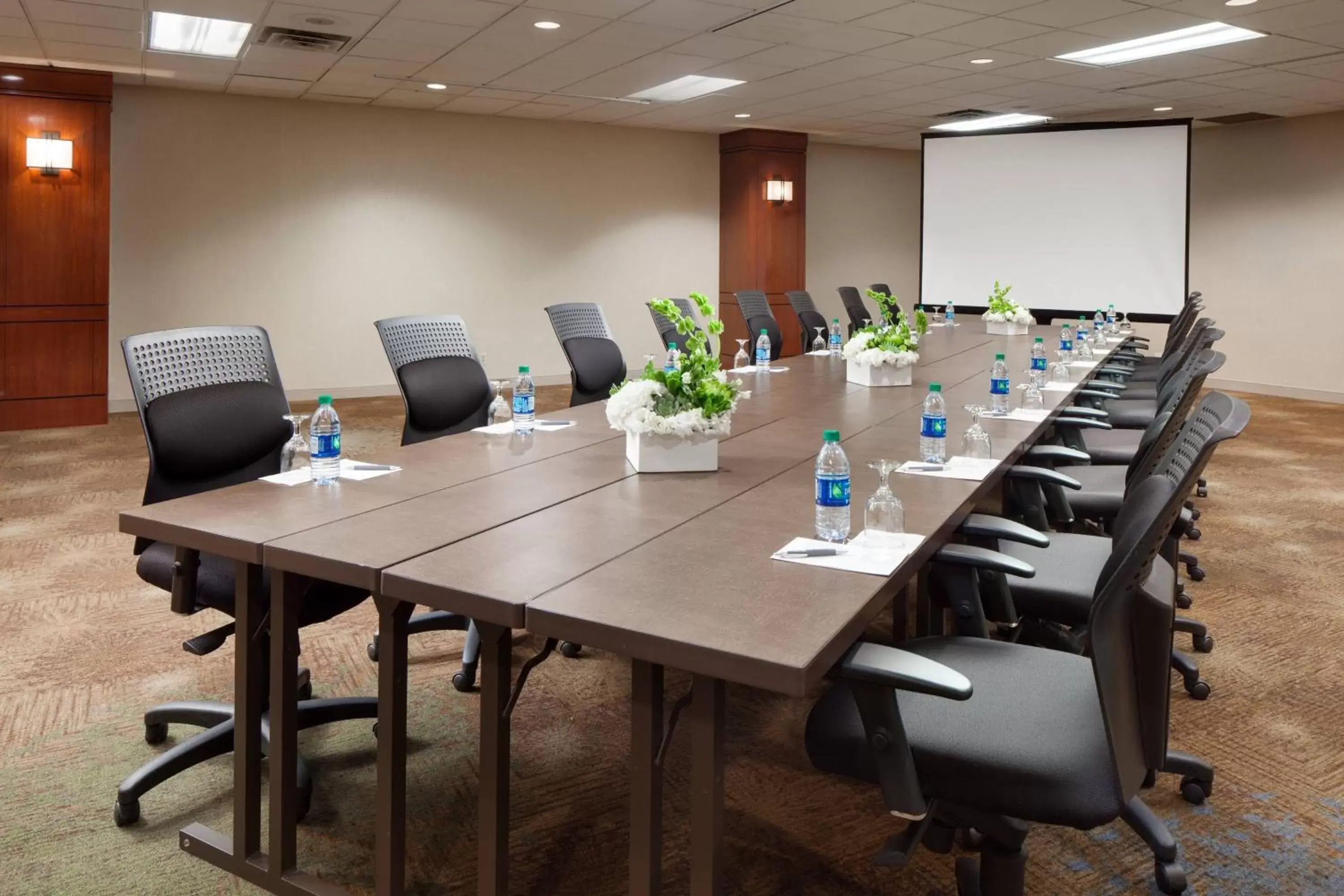 Meeting/conference room in The Westin Bonaventure Hotel & Suites, Los Angeles
