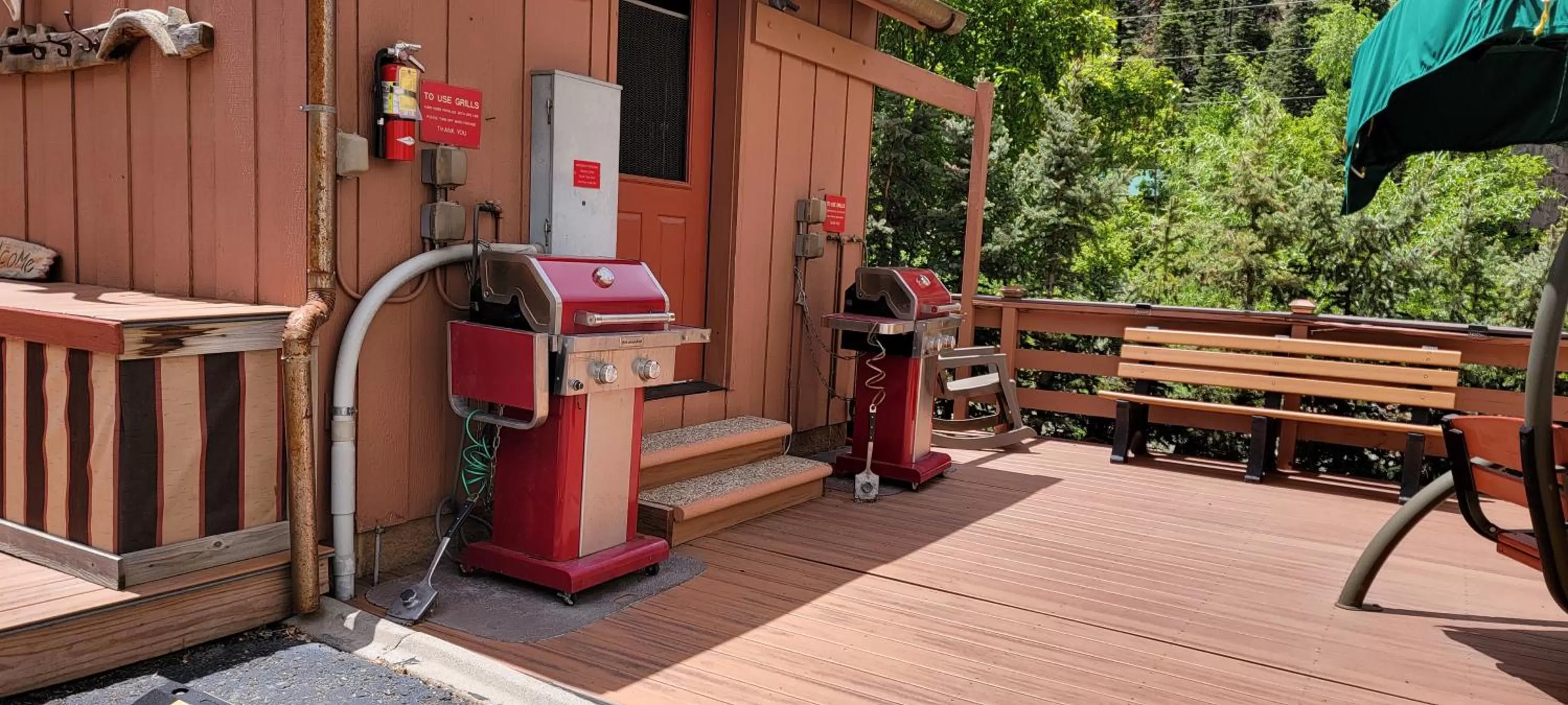 Property building in Hot Springs Inn