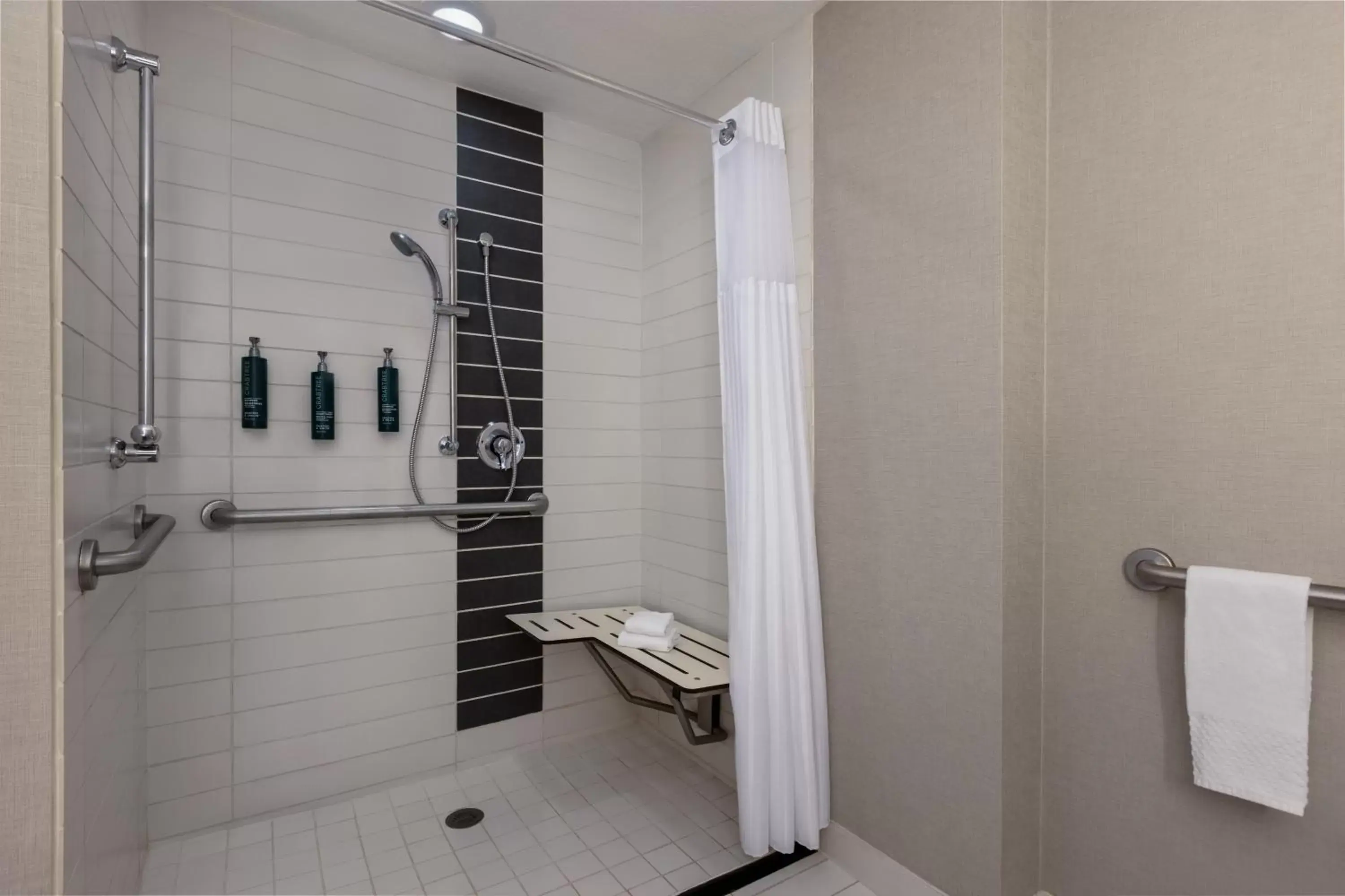 Shower, Bathroom in DoubleTree by Hilton Las Vegas East Flamingo