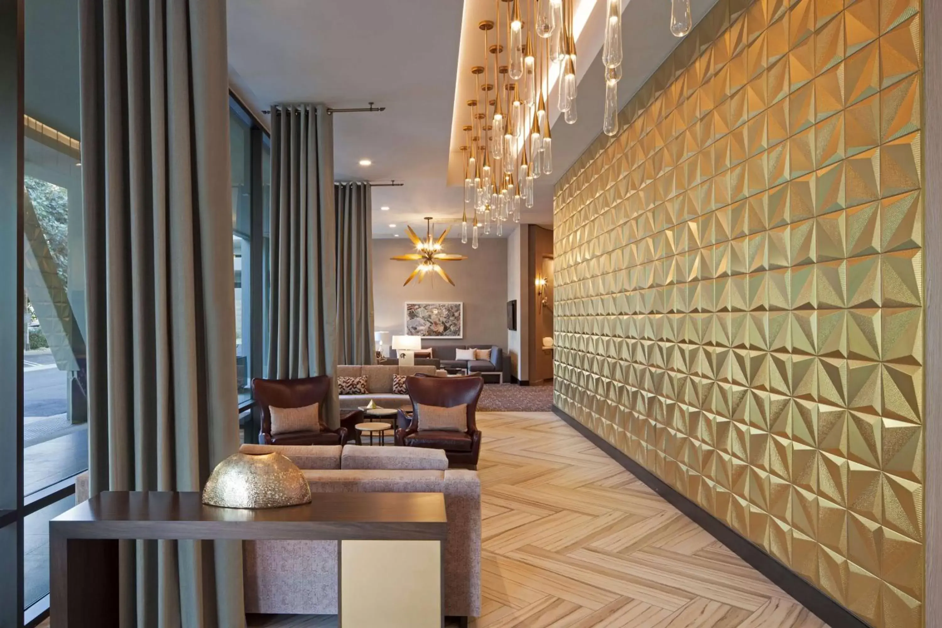 Lobby or reception, Seating Area in H Hotel Los Angeles, Curio Collection By Hilton