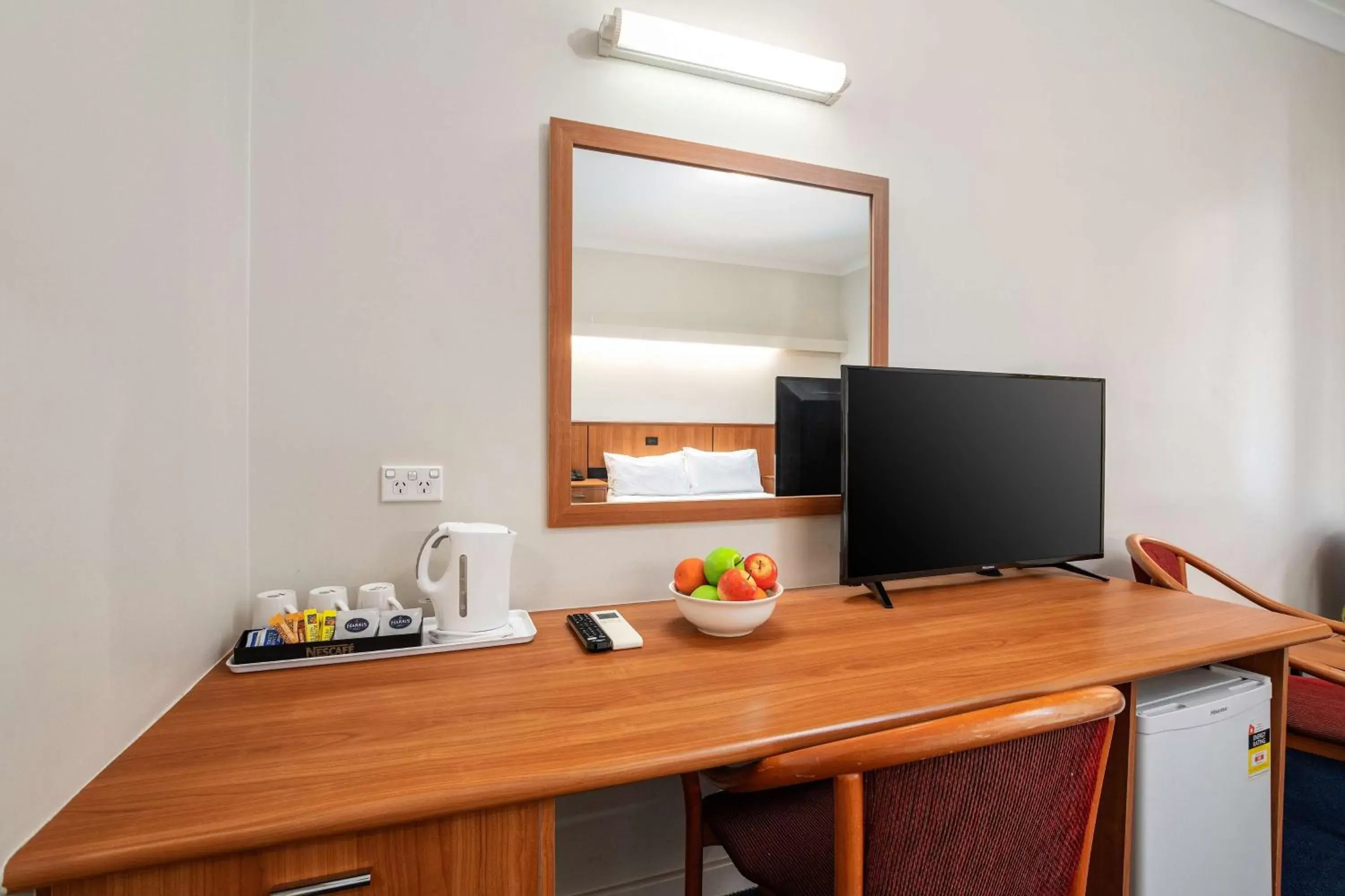 TV and multimedia, TV/Entertainment Center in Metro Hotel Perth City