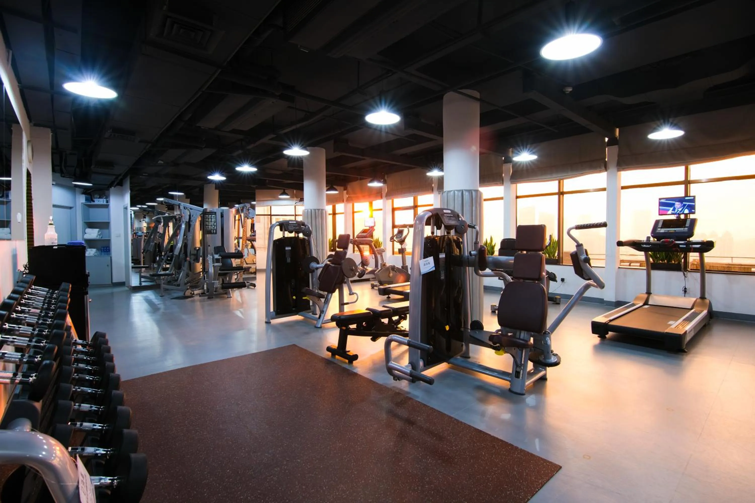 Fitness centre/facilities in Grand Skylight Hotel Shenzhen Zhonghang