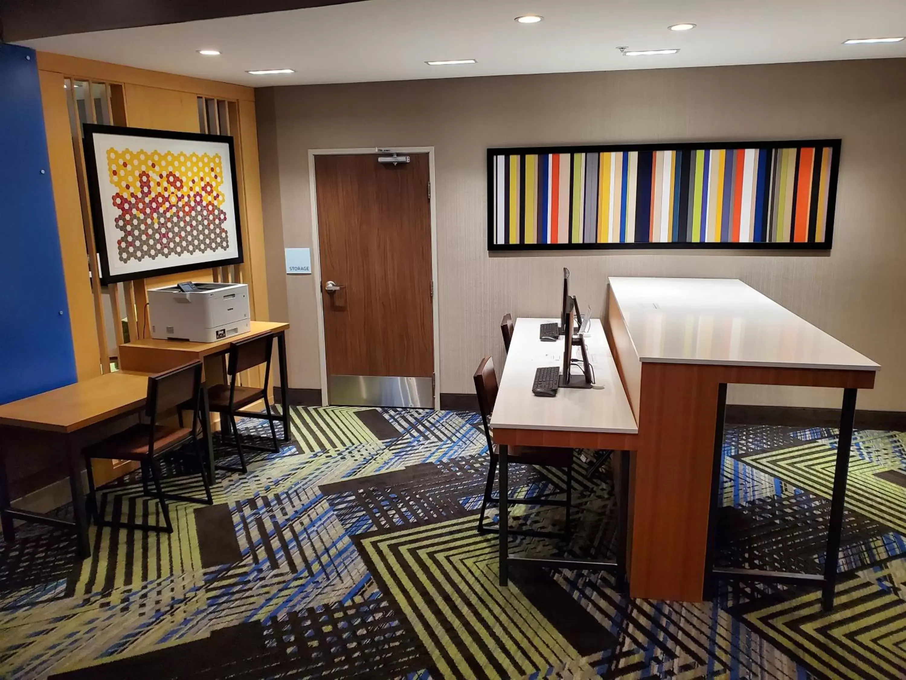 Dining Area in Holiday Inn Express & Suites - Harrisburg S - Mechanicsburg, an IHG Hotel
