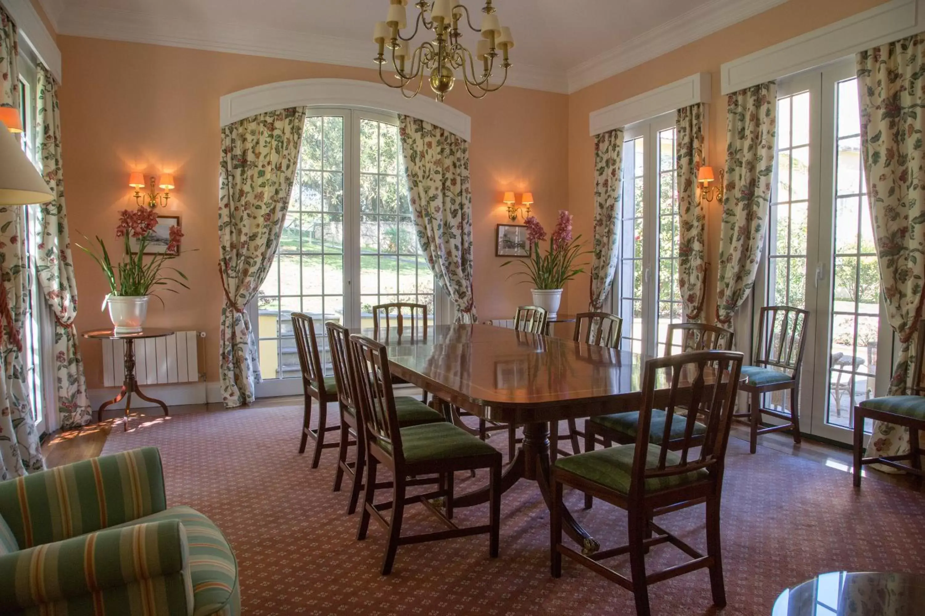 Meeting/conference room, Dining Area in Casa Velha do Palheiro Relais & Chateaux