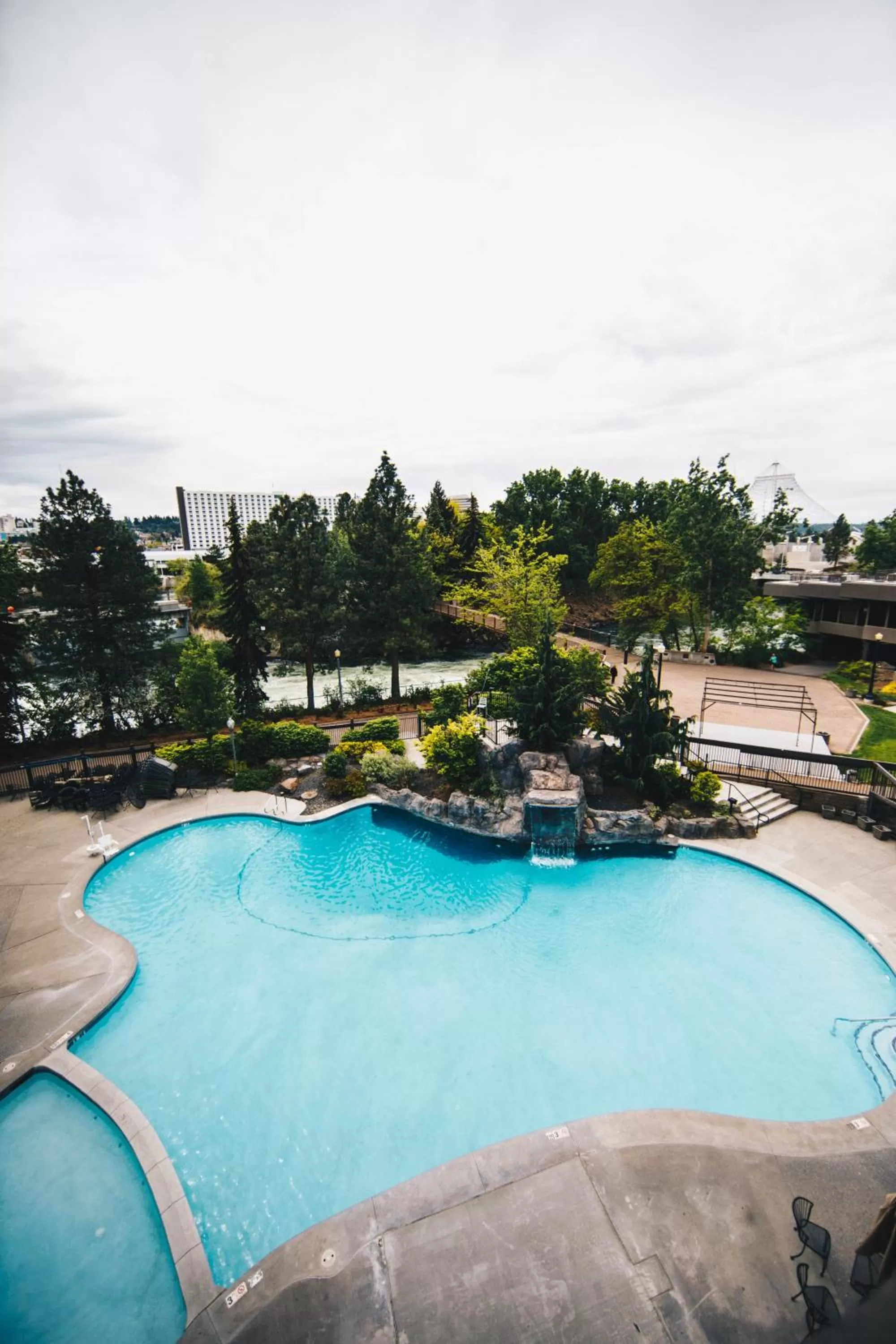 Swimming pool in Centennial Hotel Spokane
