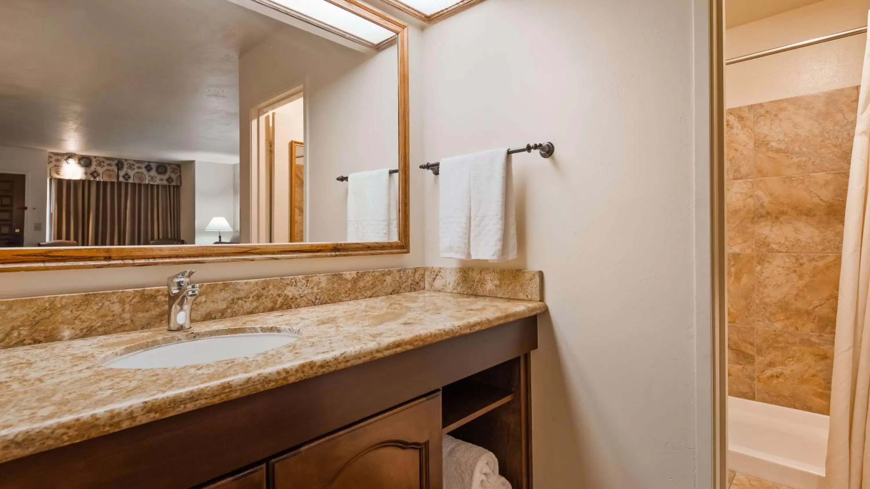 Photo of the whole room, Bathroom in Best Western Casa Grande Inn