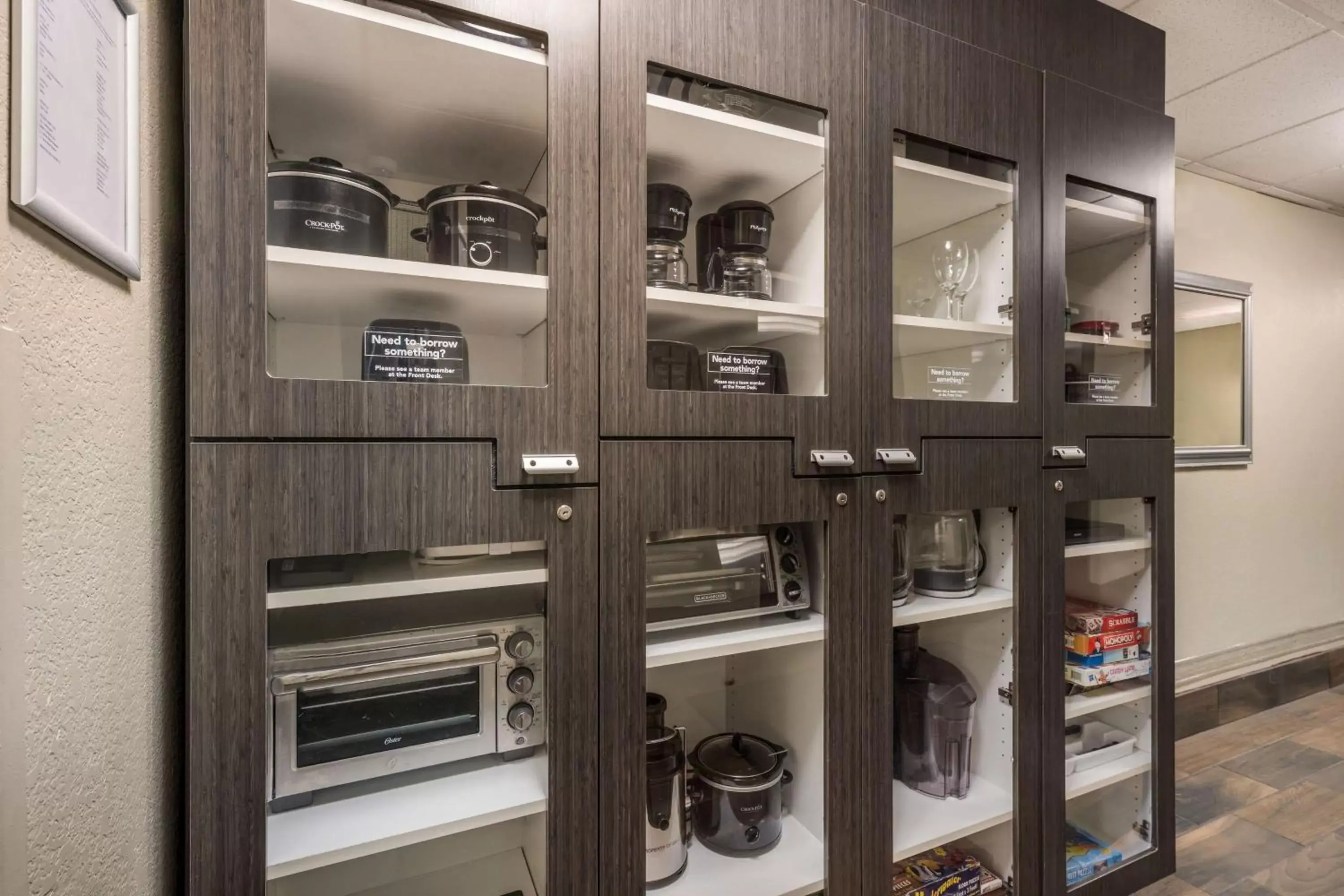 kitchen in Sonesta Simply Suites Irvine Spectrum