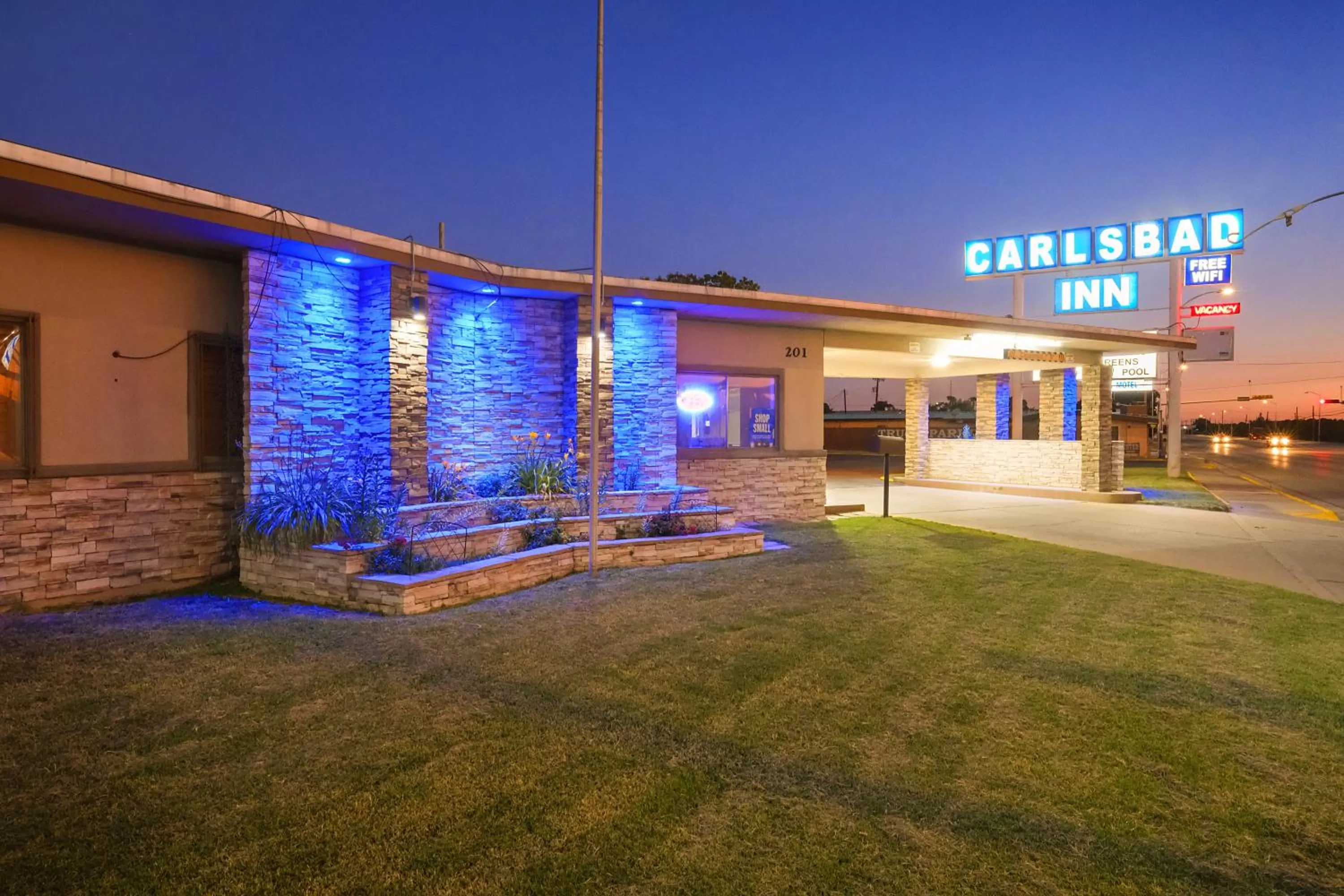 Facade/entrance in Carlsbad Inn , New Mexico