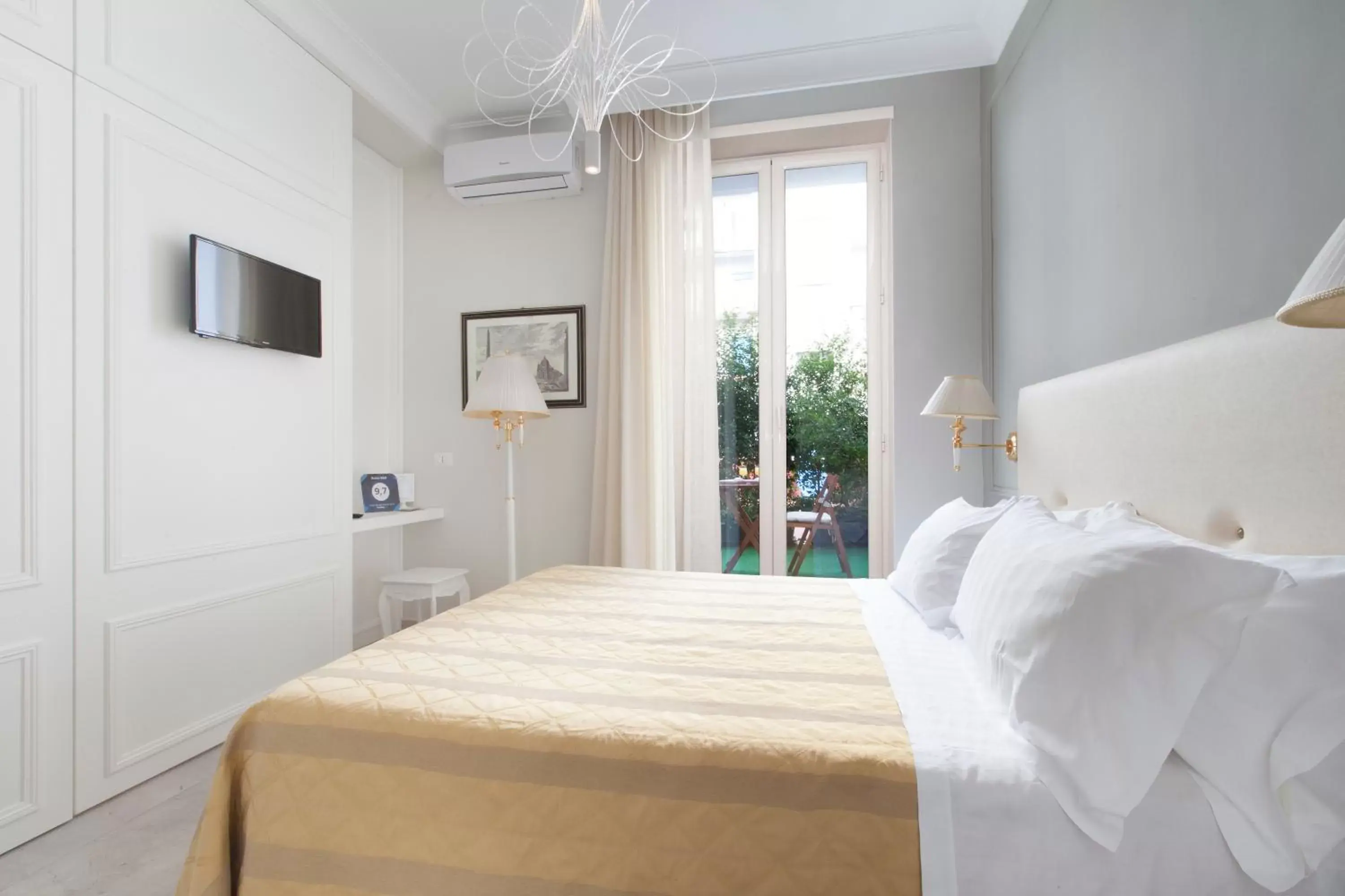 Bedroom, Bed in Ruins B&B Bedroom, Bed in Ruins B&B