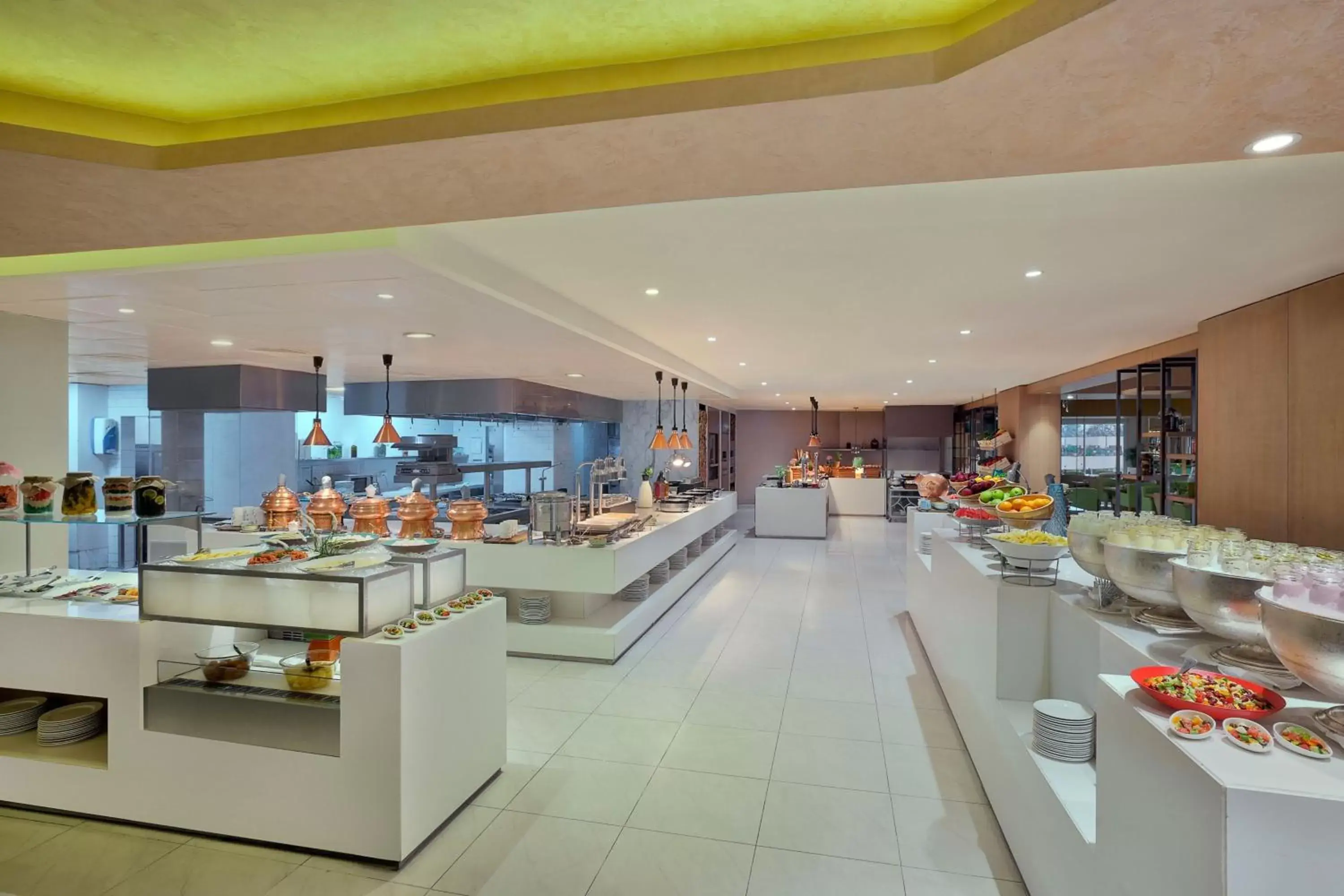 Kitchen or kitchenette, Restaurant/Places to Eat in Habtoor Grand Resort, Autograph Collection
