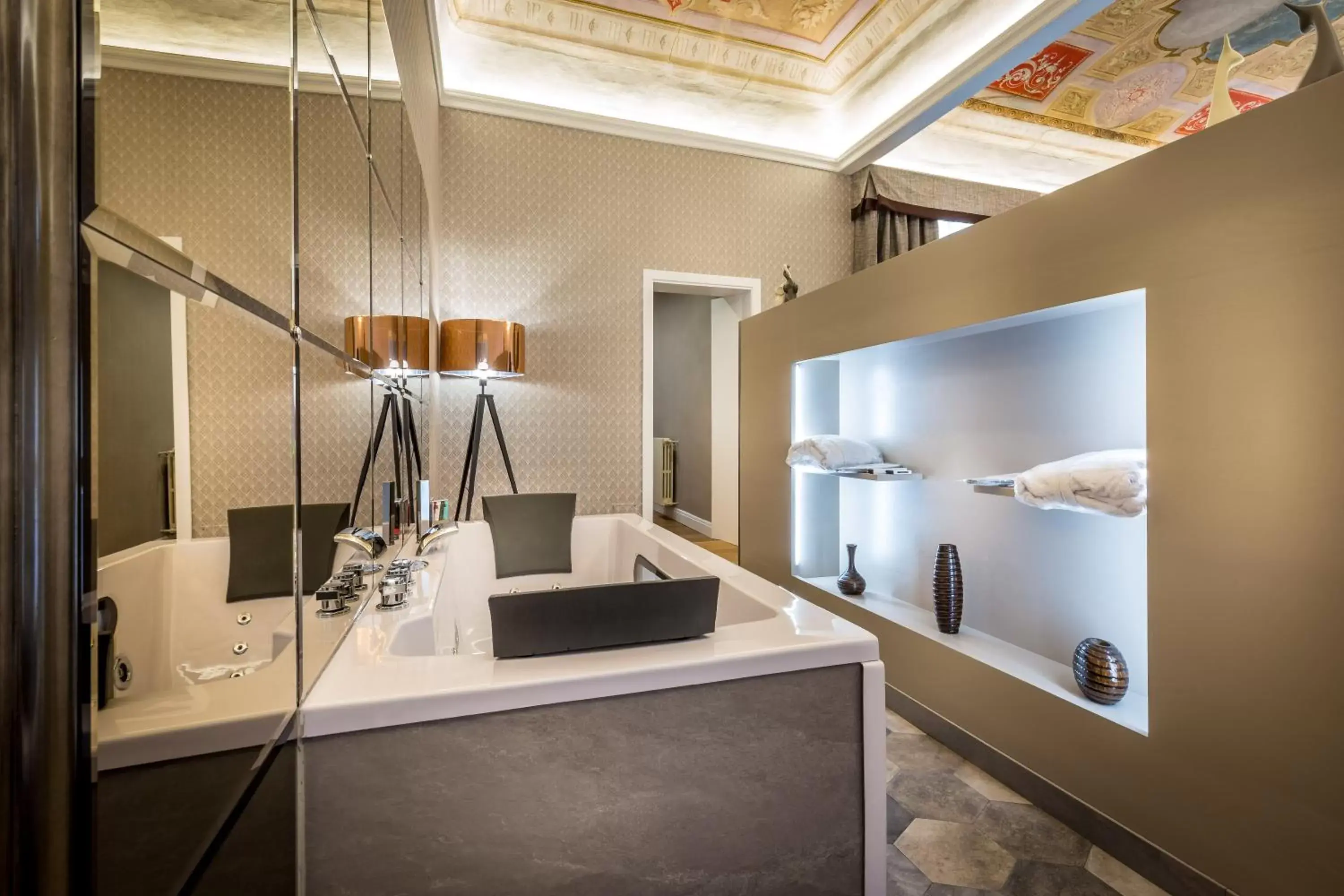 Hot Tub, Kitchen/Kitchenette in Martelli 6 Suite & Apartments