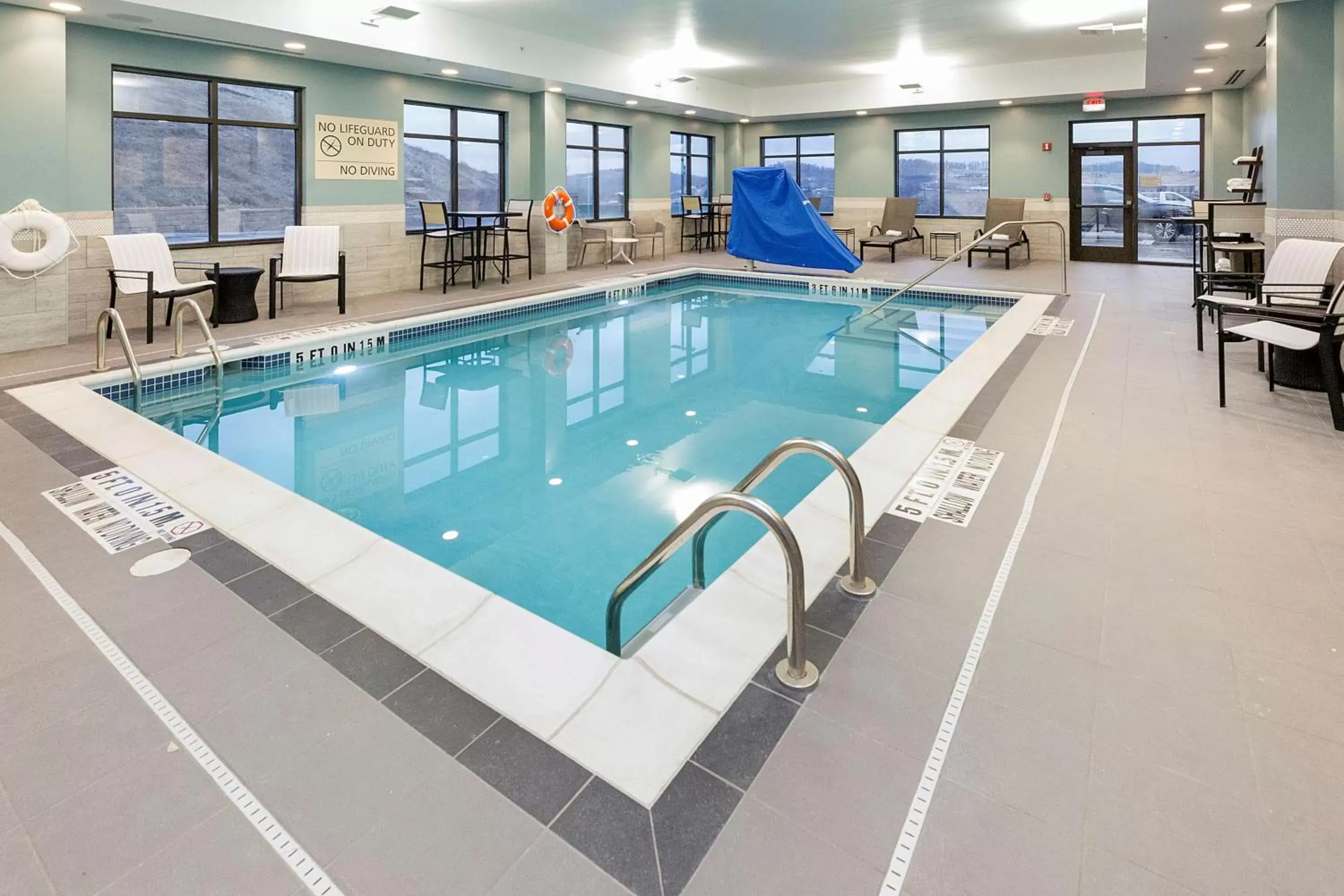 Pool view, Swimming Pool in Hampton Inn & Suites Morgantown / University Town Centre