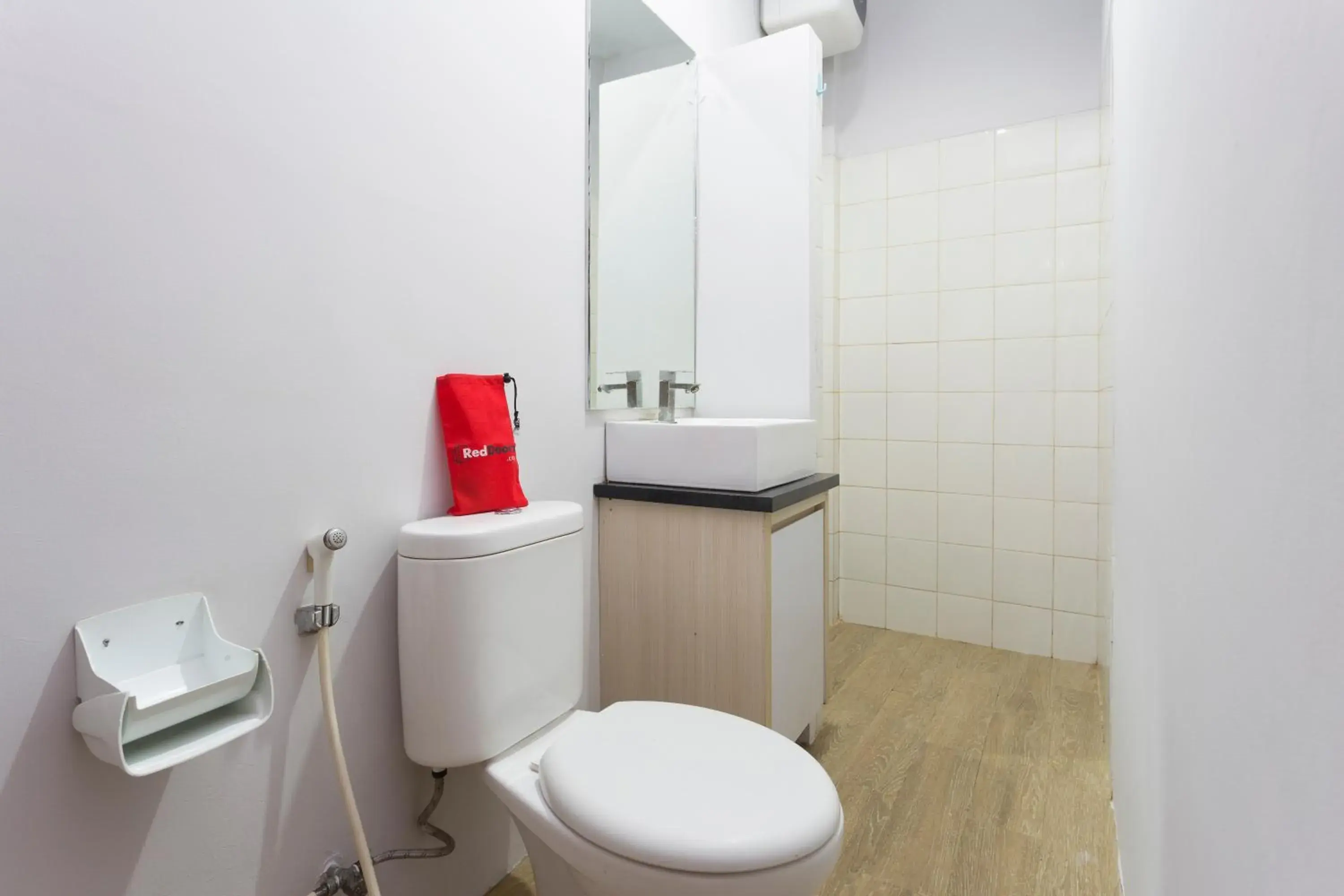 Bathroom in RedDoorz Plus near Cilandak Town Square 2