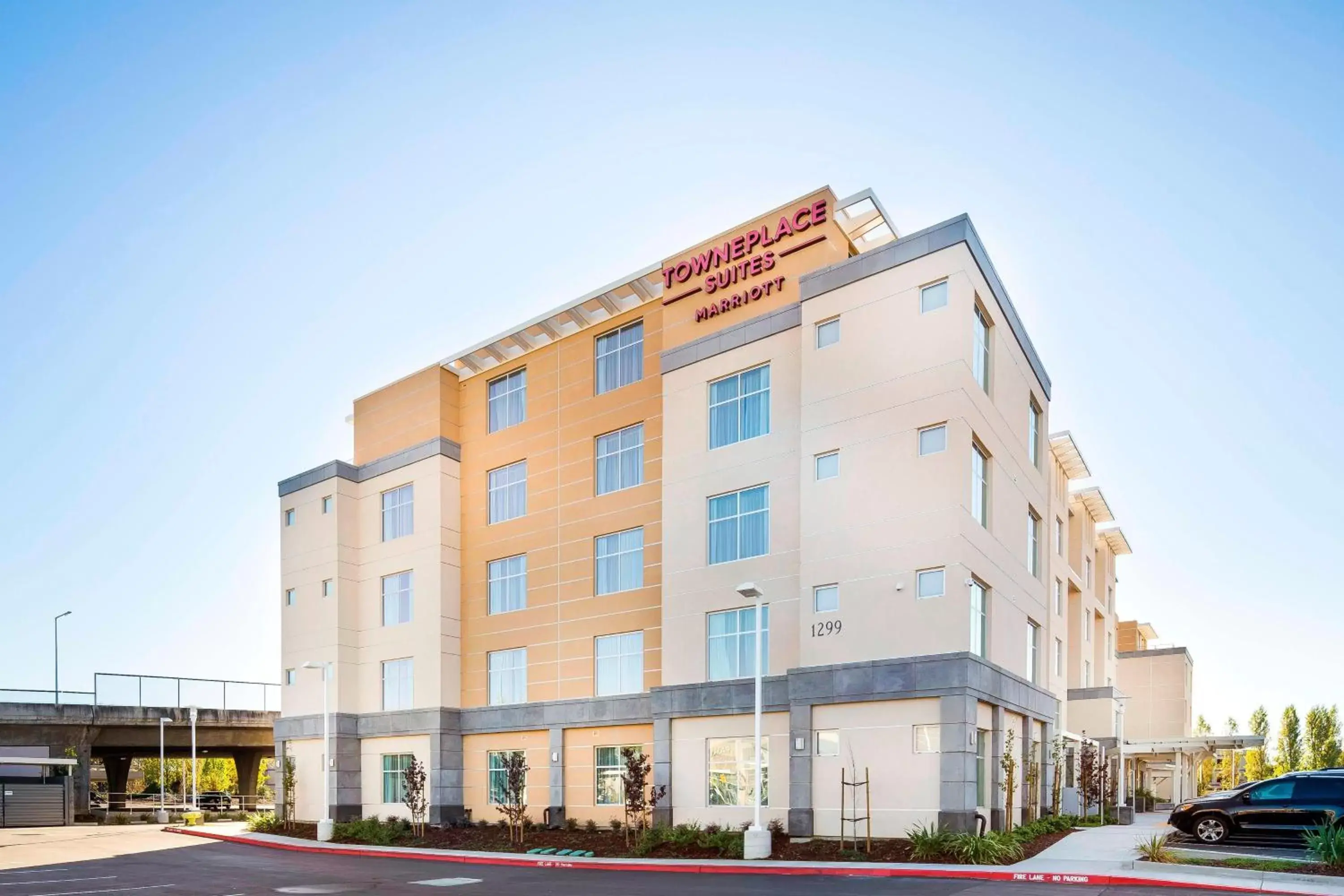 Property Building in TownePlace Suites by Marriott San Mateo Foster City
