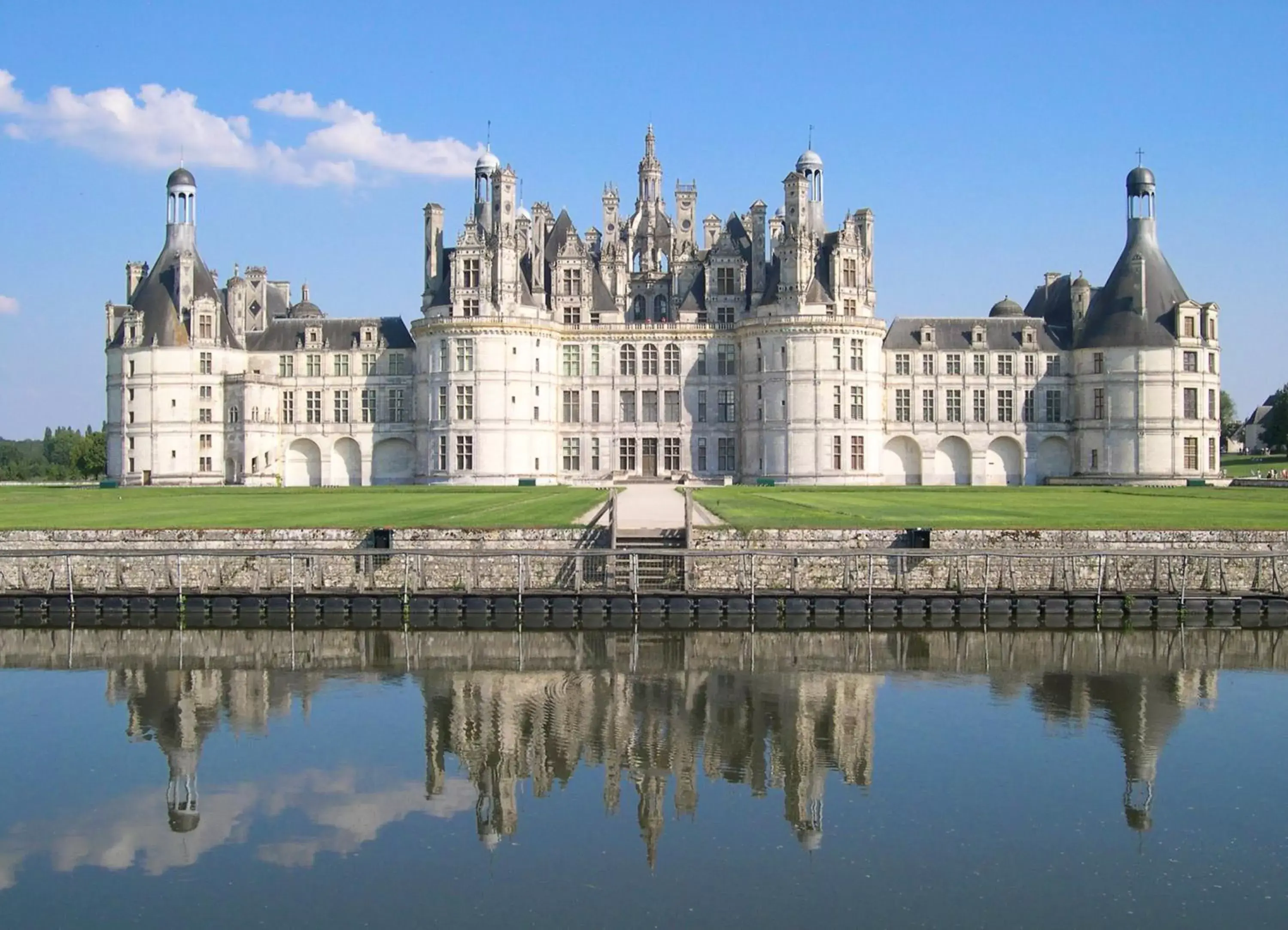 Nearby landmark in ibis Blois Centre Château