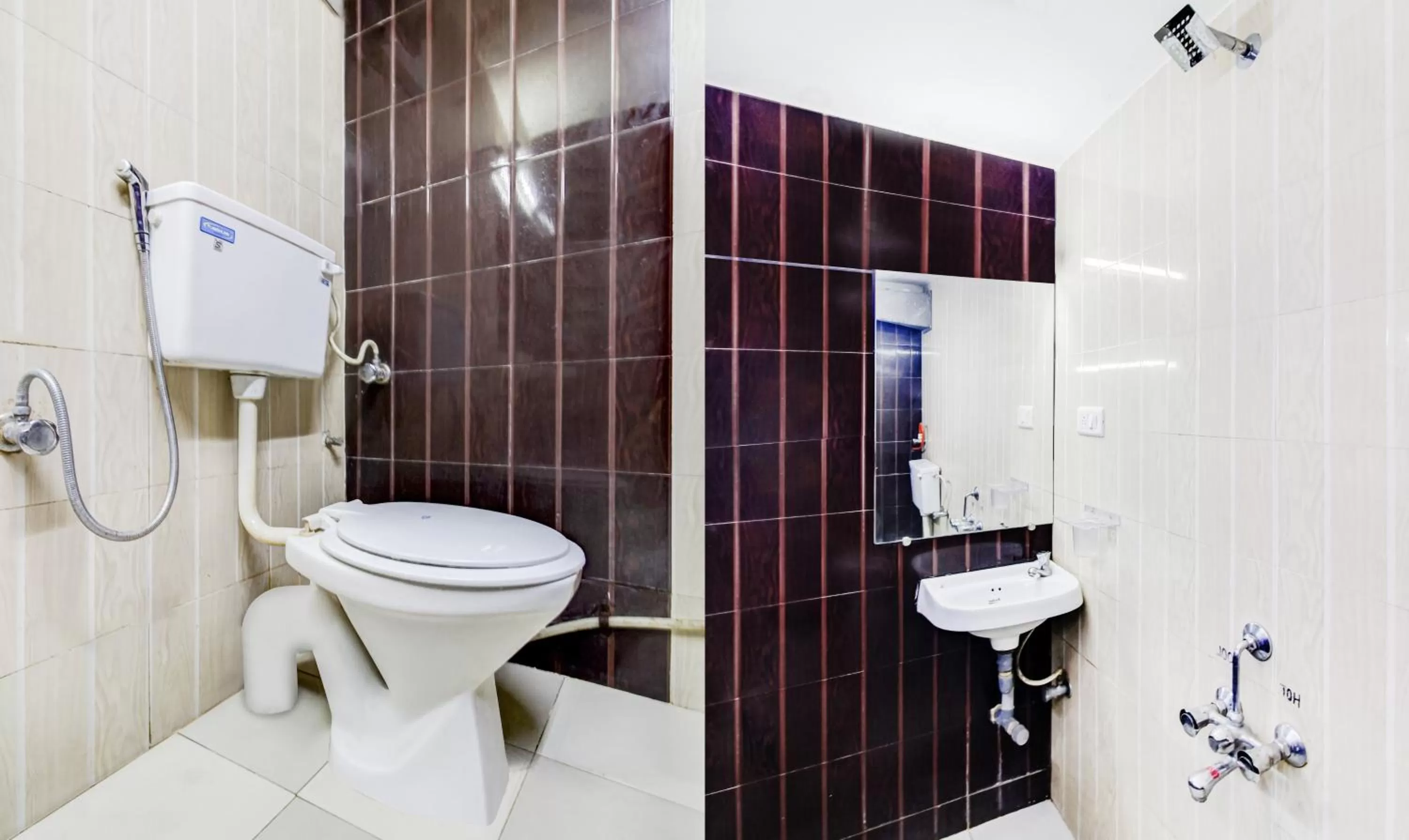 Bathroom in Itsy Hotels Aditya