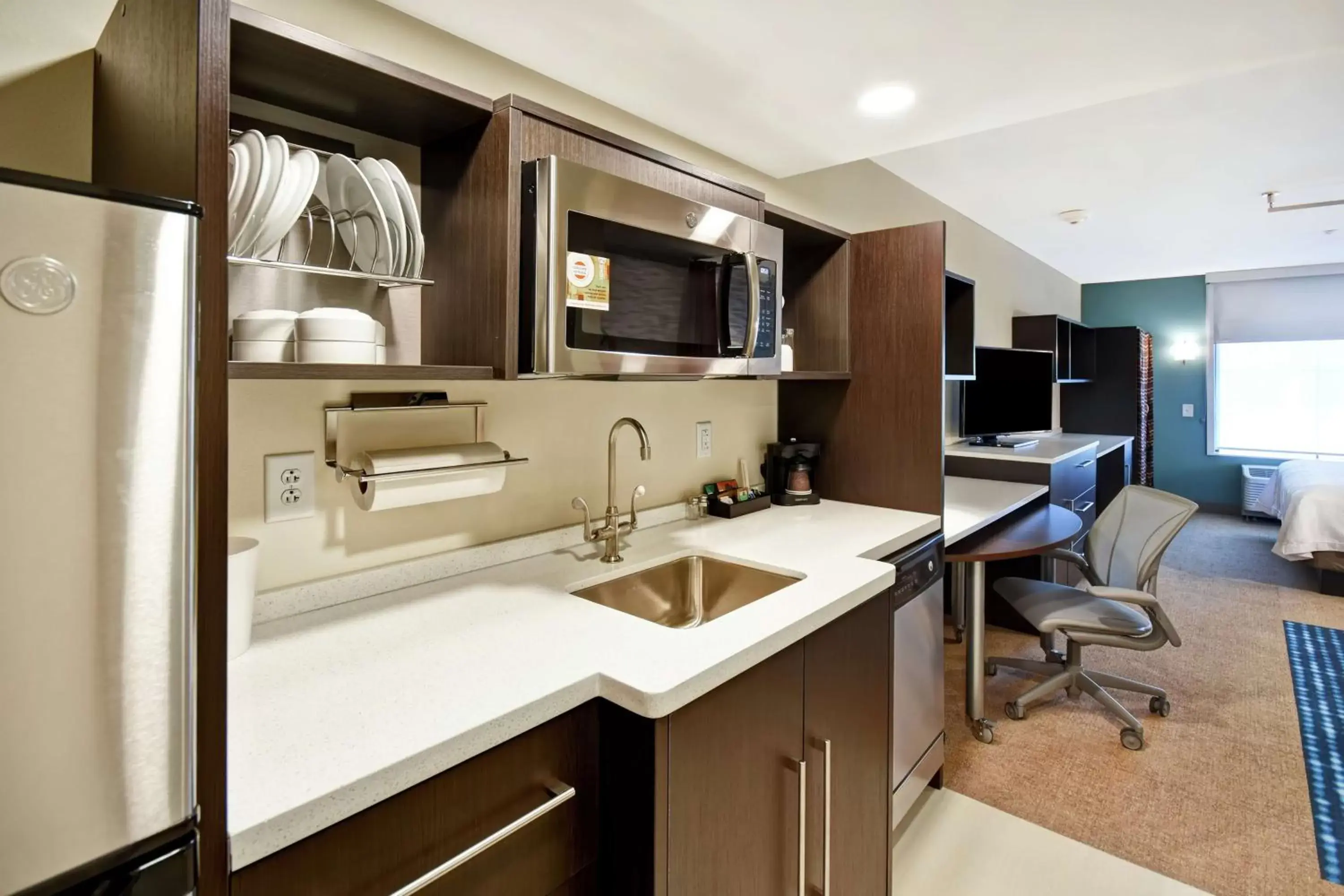 Bedroom, Kitchen/Kitchenette in Home2 Suites By Hilton Lagrange