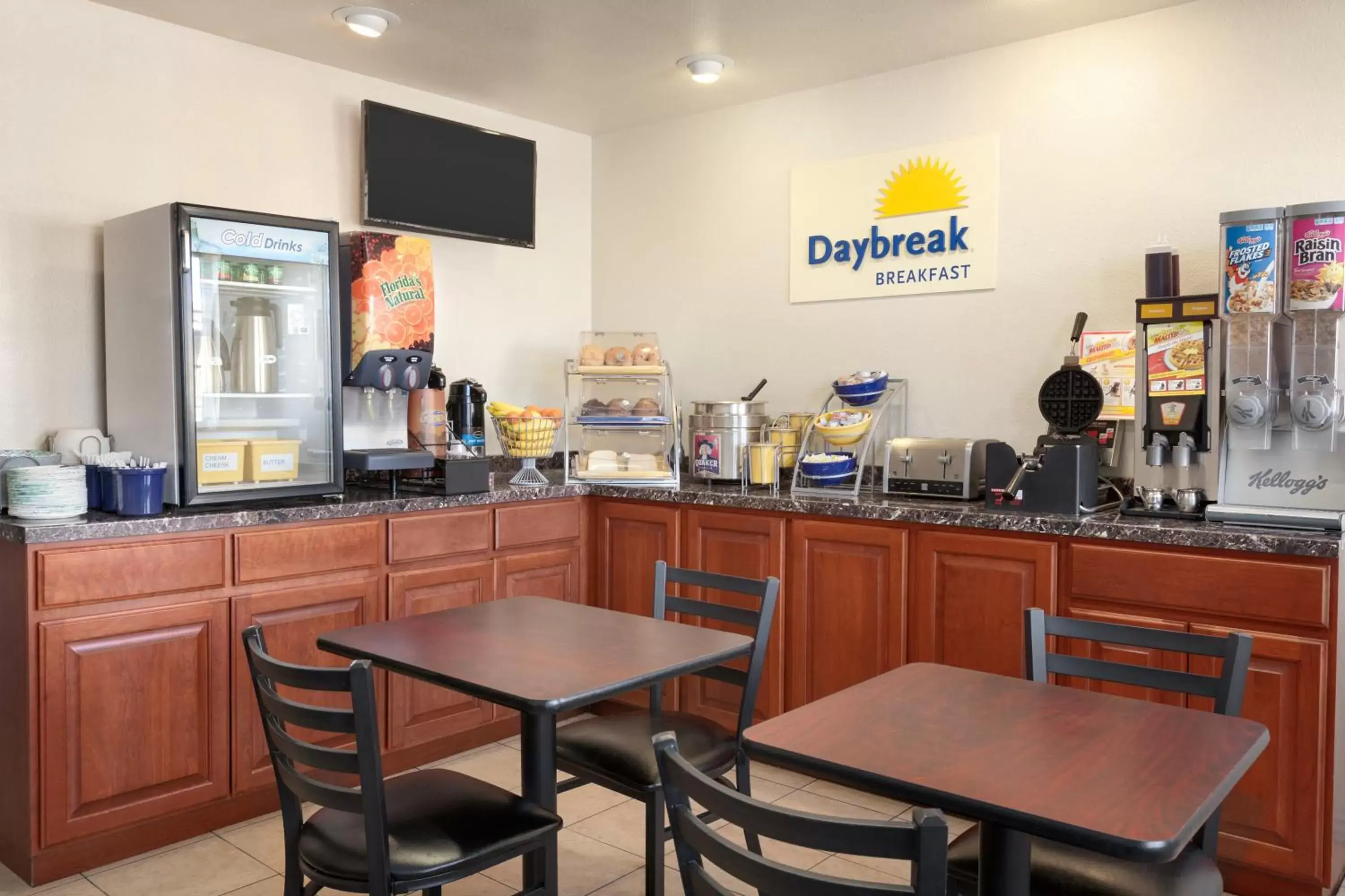 Continental breakfast, Restaurant/Places to Eat in Days Inn by Wyndham Eureka CA