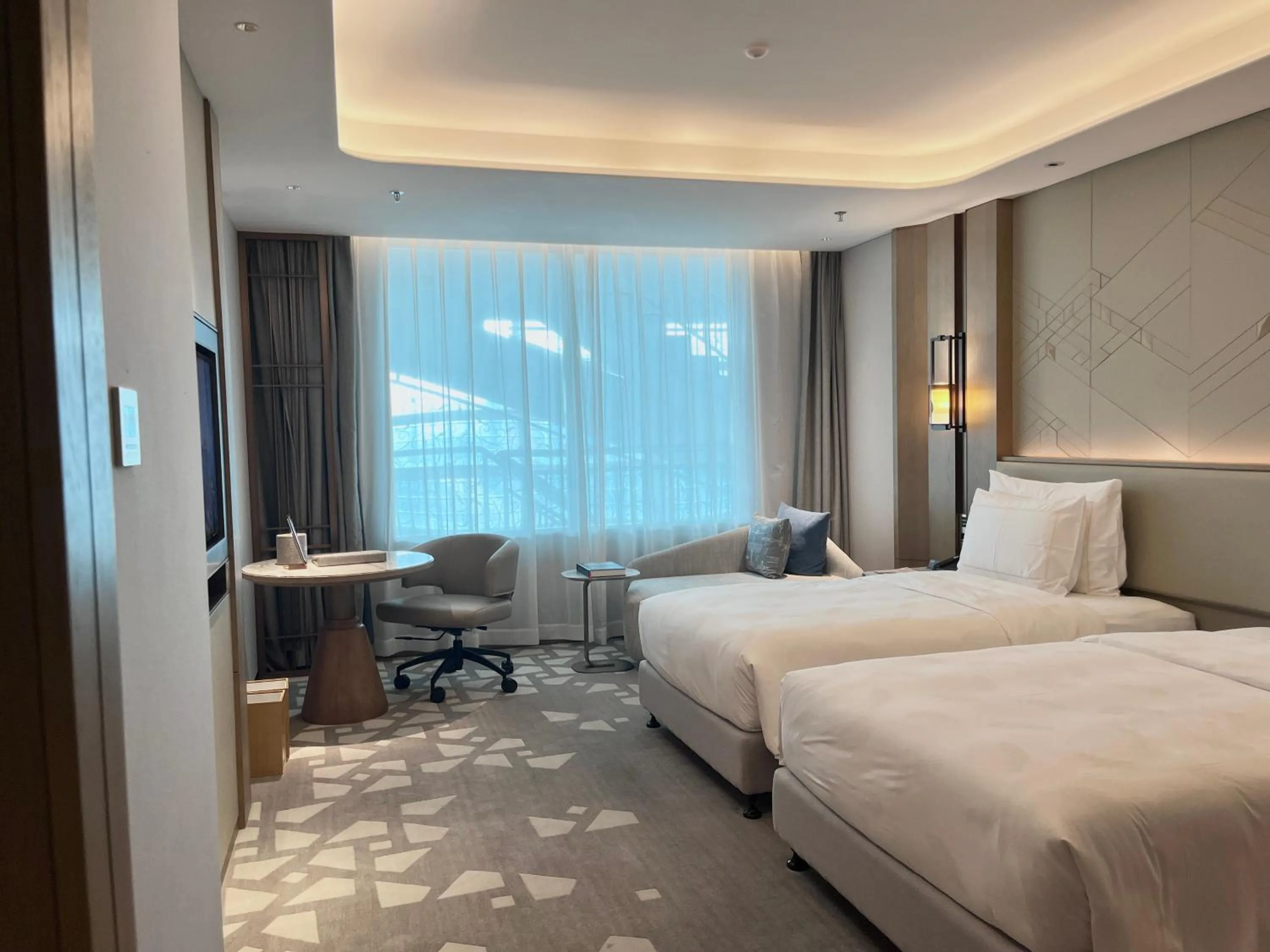 Photo of the whole room, Bed in Shenzhenair International Hotel