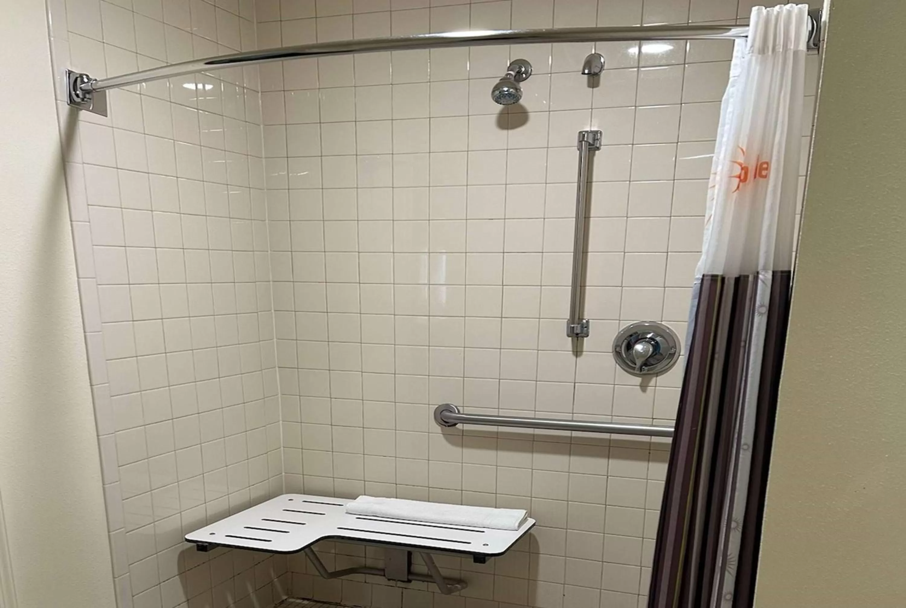 TV and multimedia in La Quinta by Wyndham Orlando South