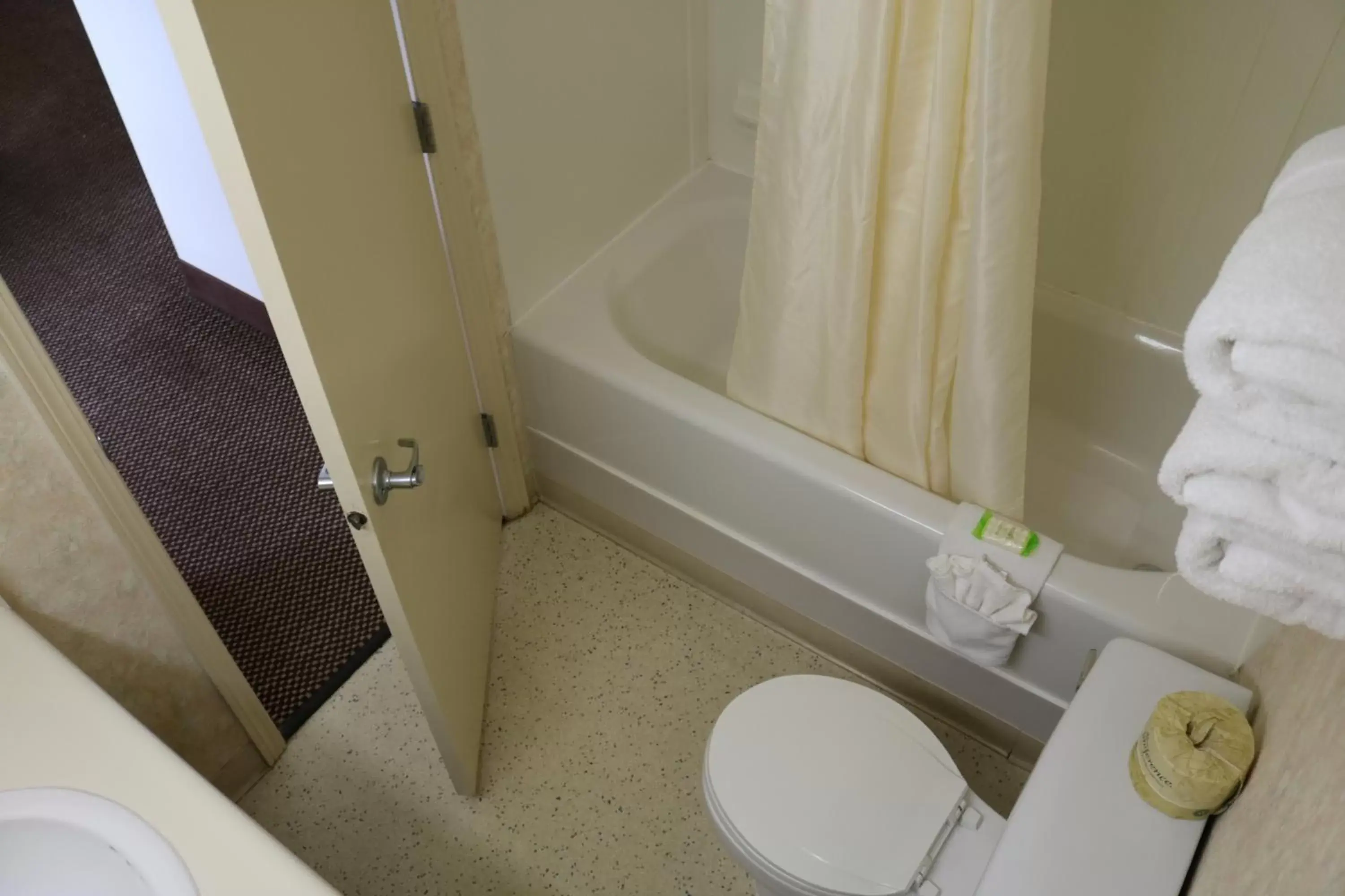 Bathroom in Inlet Tower Hotel & Suites