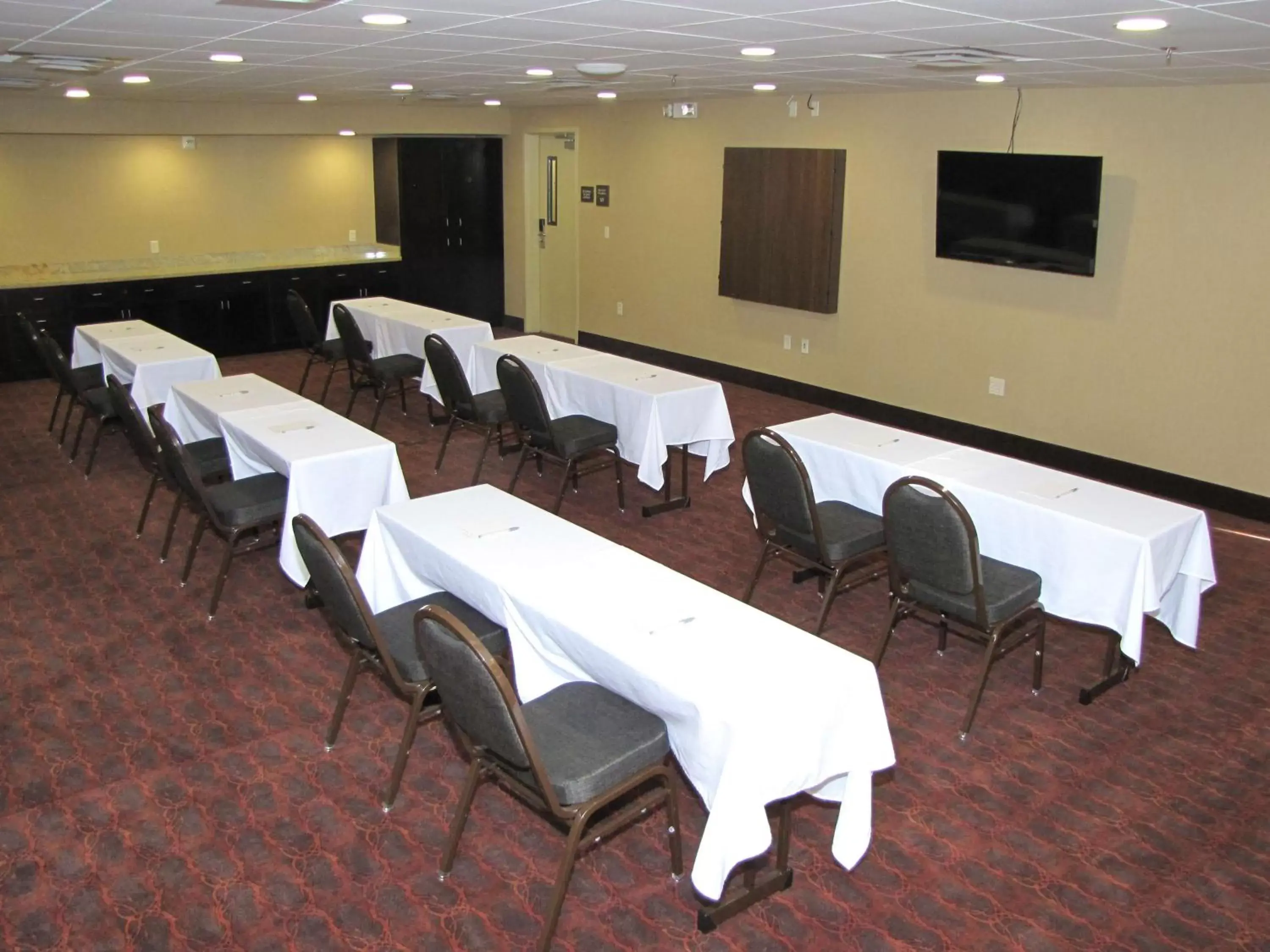 Meeting/conference room in Hampton Inn & Suites Jamestown