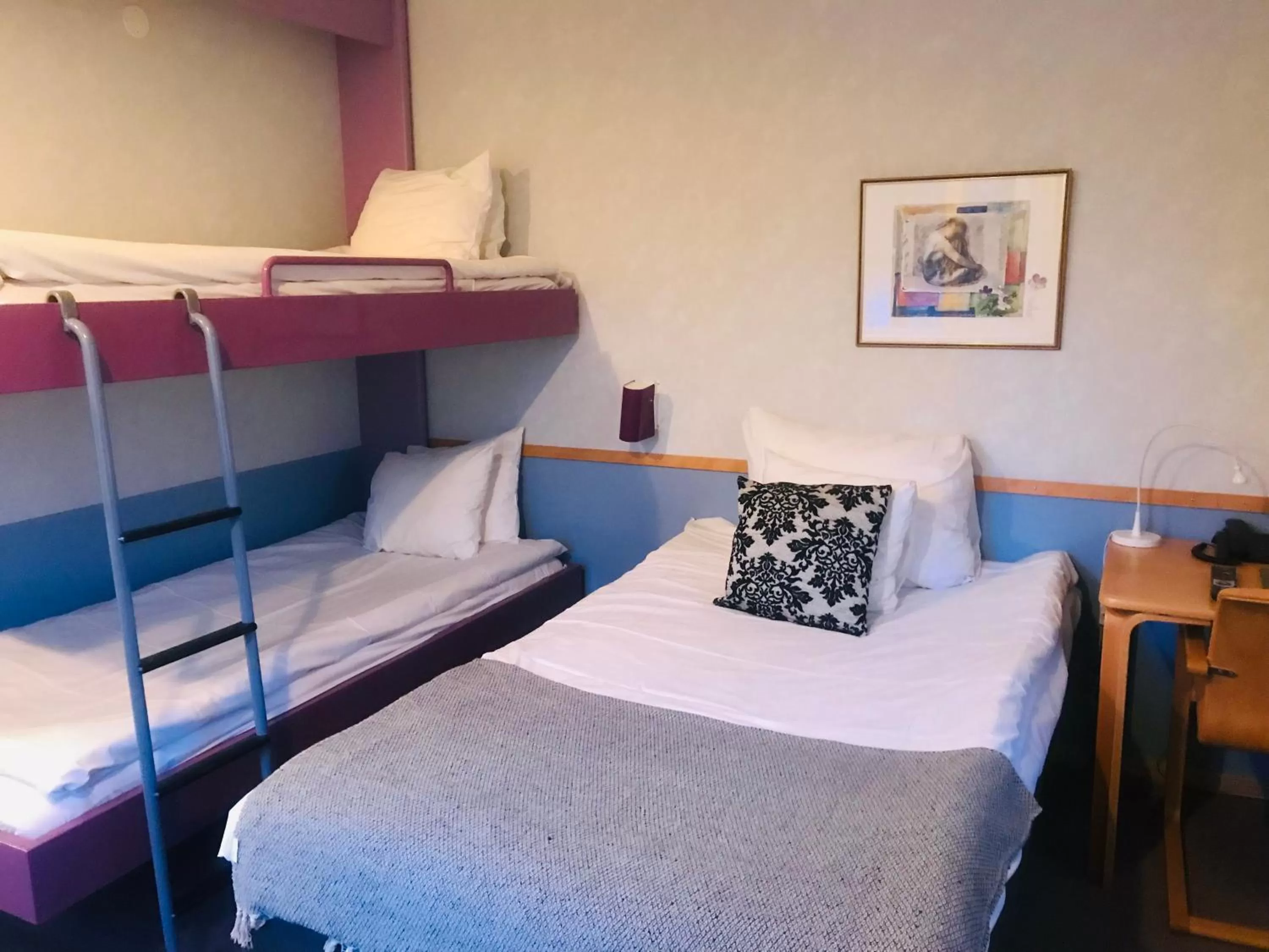 bunk bed, Bed in Karstorp Säteri – Hotell och Konferens