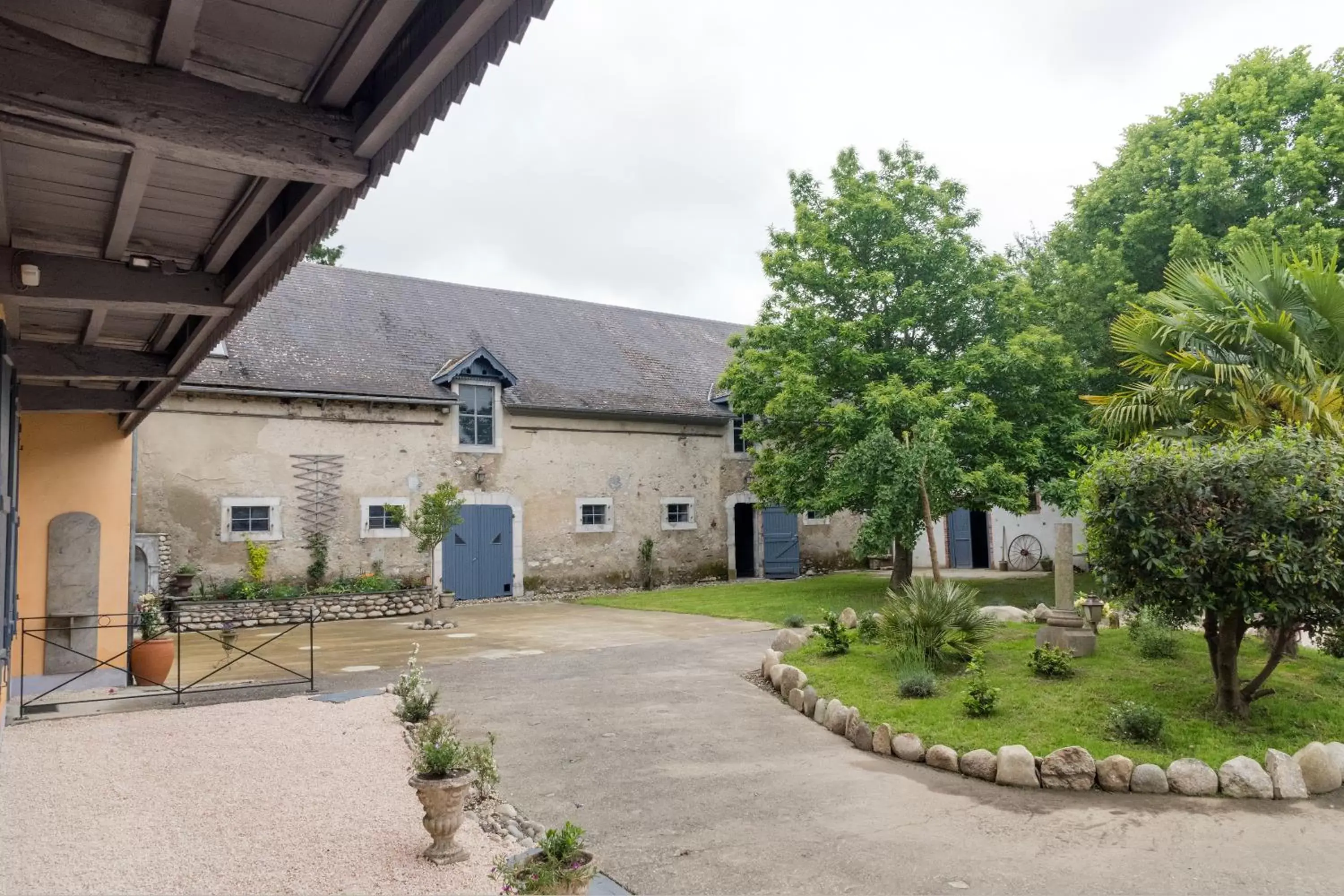 Patio, Property Building in Le Relais