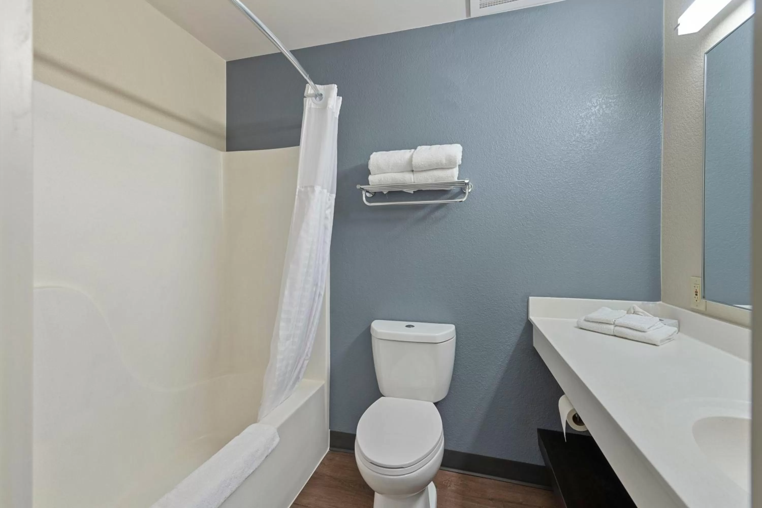 Bathroom in Extended Stay America Suites - Charlotte - Pineville - Park Rd