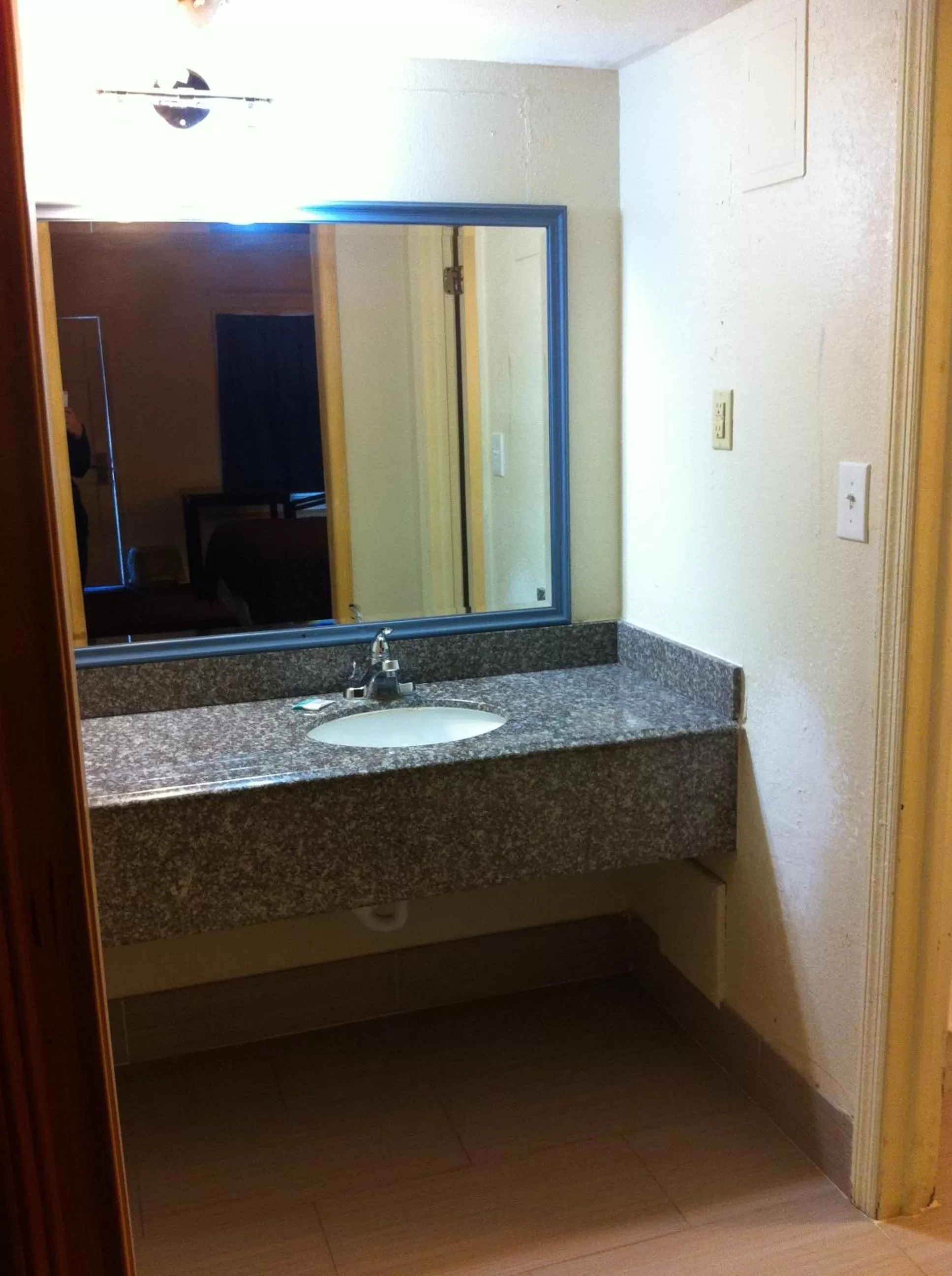 Bathroom in San Marco Inn East - Jacksonville