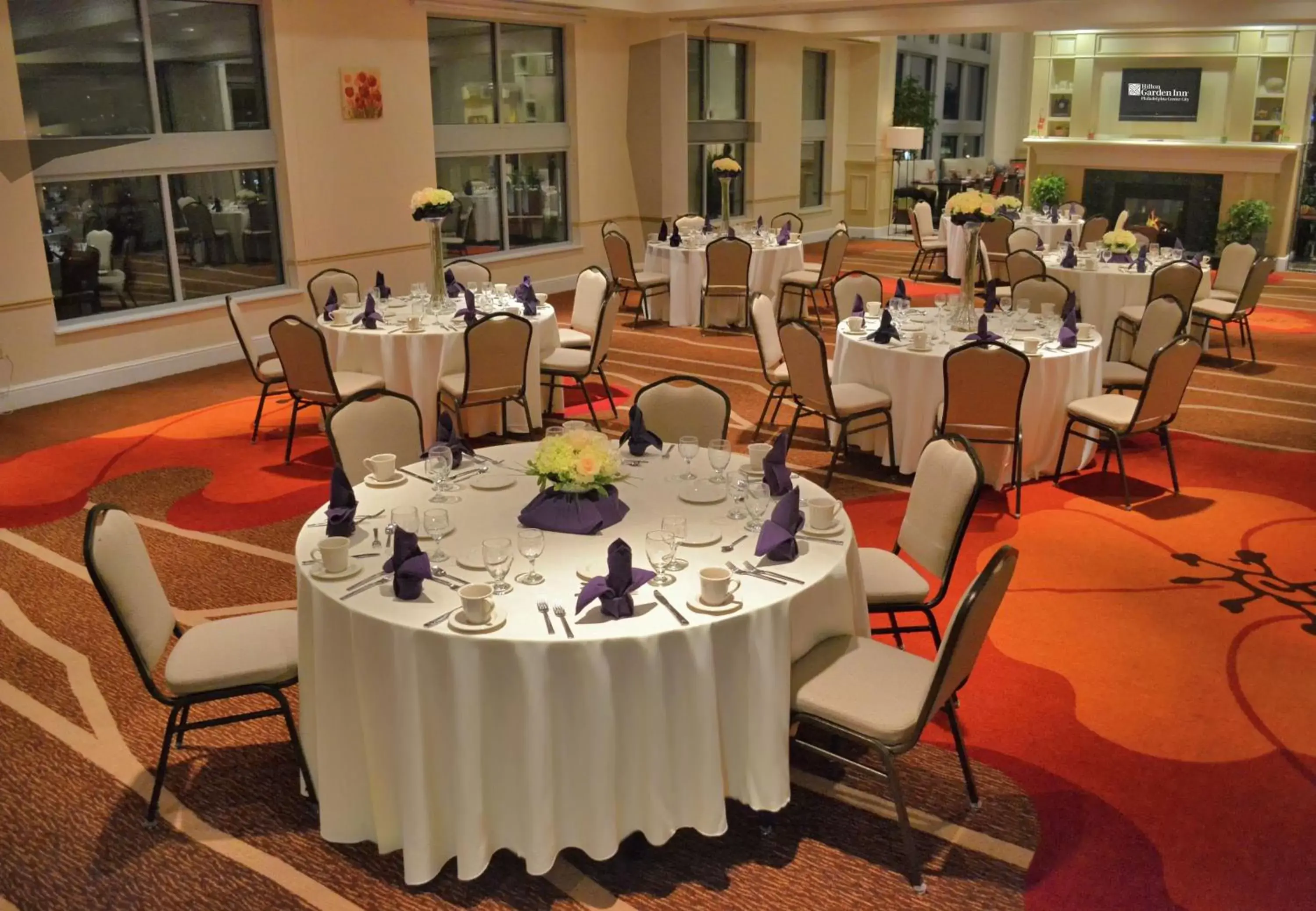 Meeting/conference room, Restaurant/Places to Eat in Hilton Garden Inn Philadelphia Center City