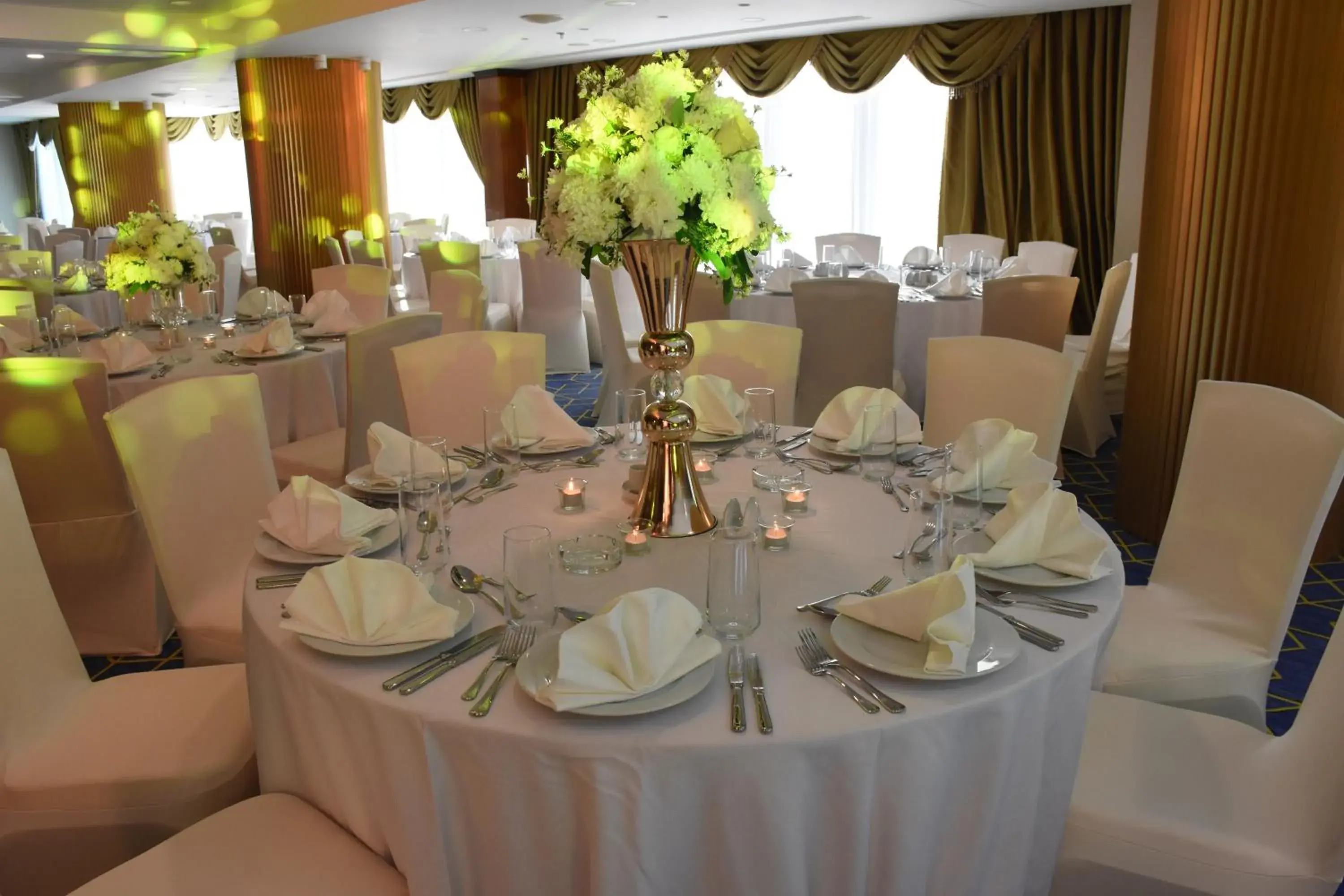 Banquet/Function facilities, Restaurant/Places to Eat in Coral Tower Hotel