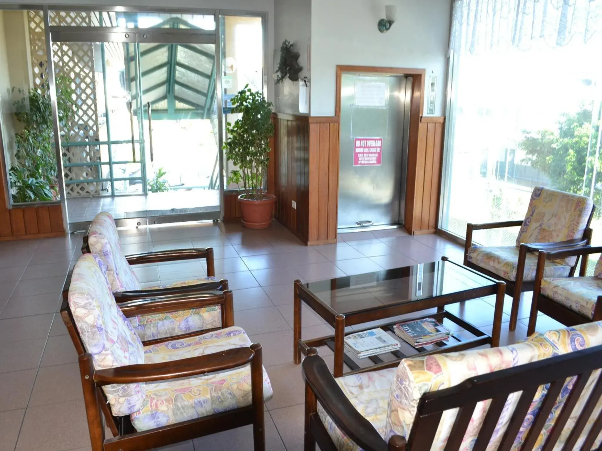 Lobby or reception in West Plaza Downtown Lobby or reception in West Plaza Downtown