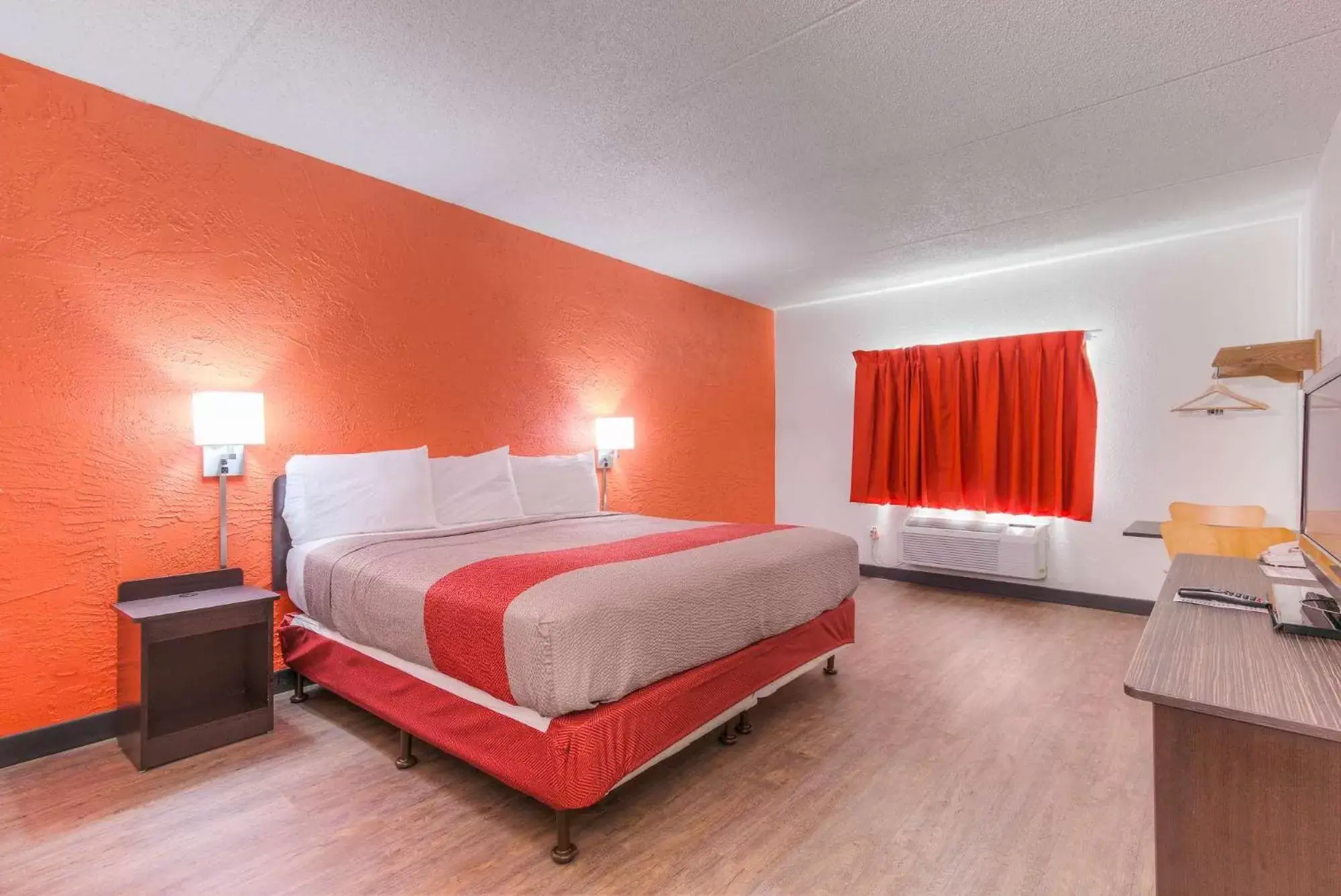 Bedroom, Bed in Motel 6-Bridgeview, IL