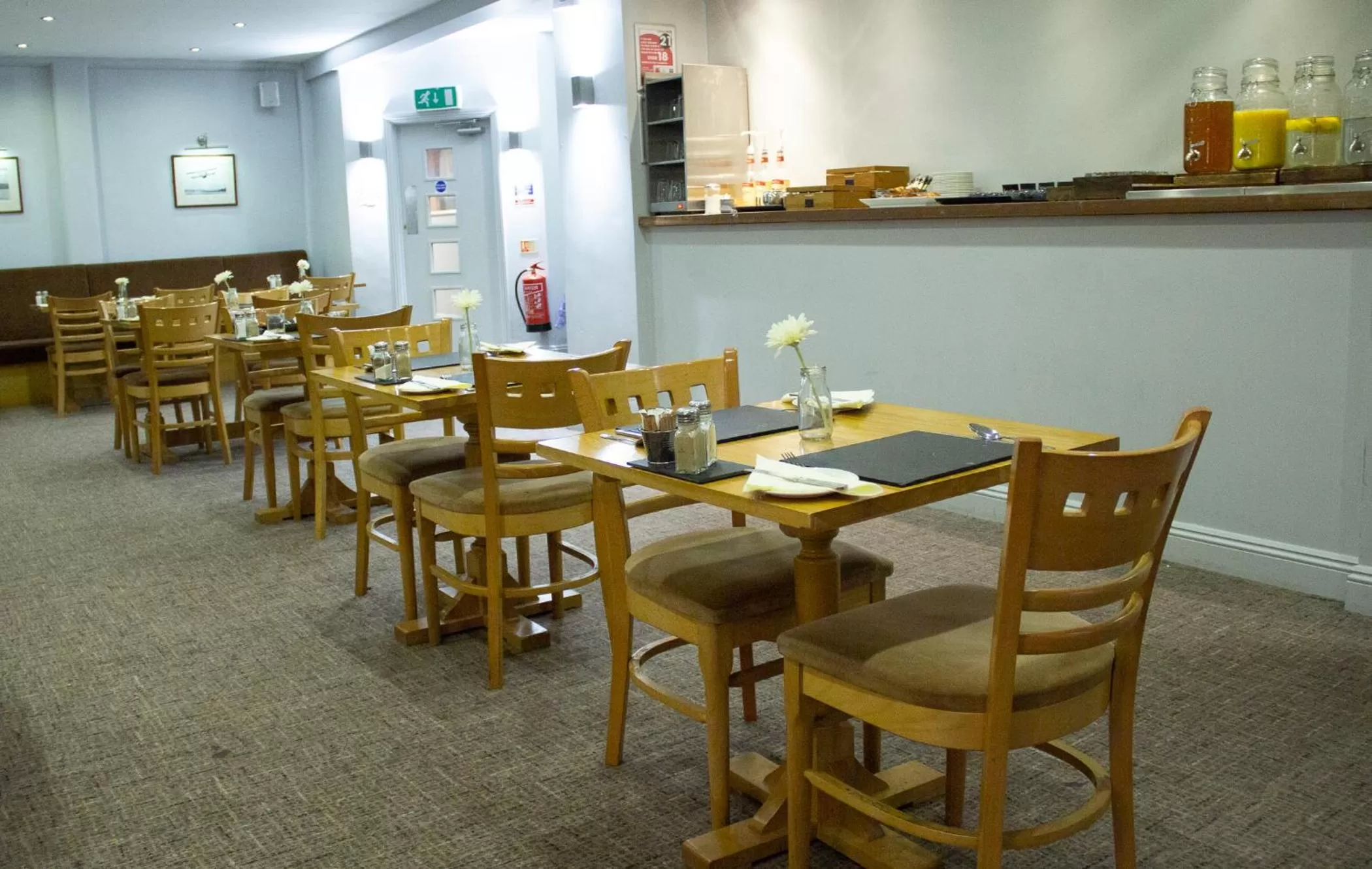 Restaurant/places to eat in St George Hotel Rochester-Chatham