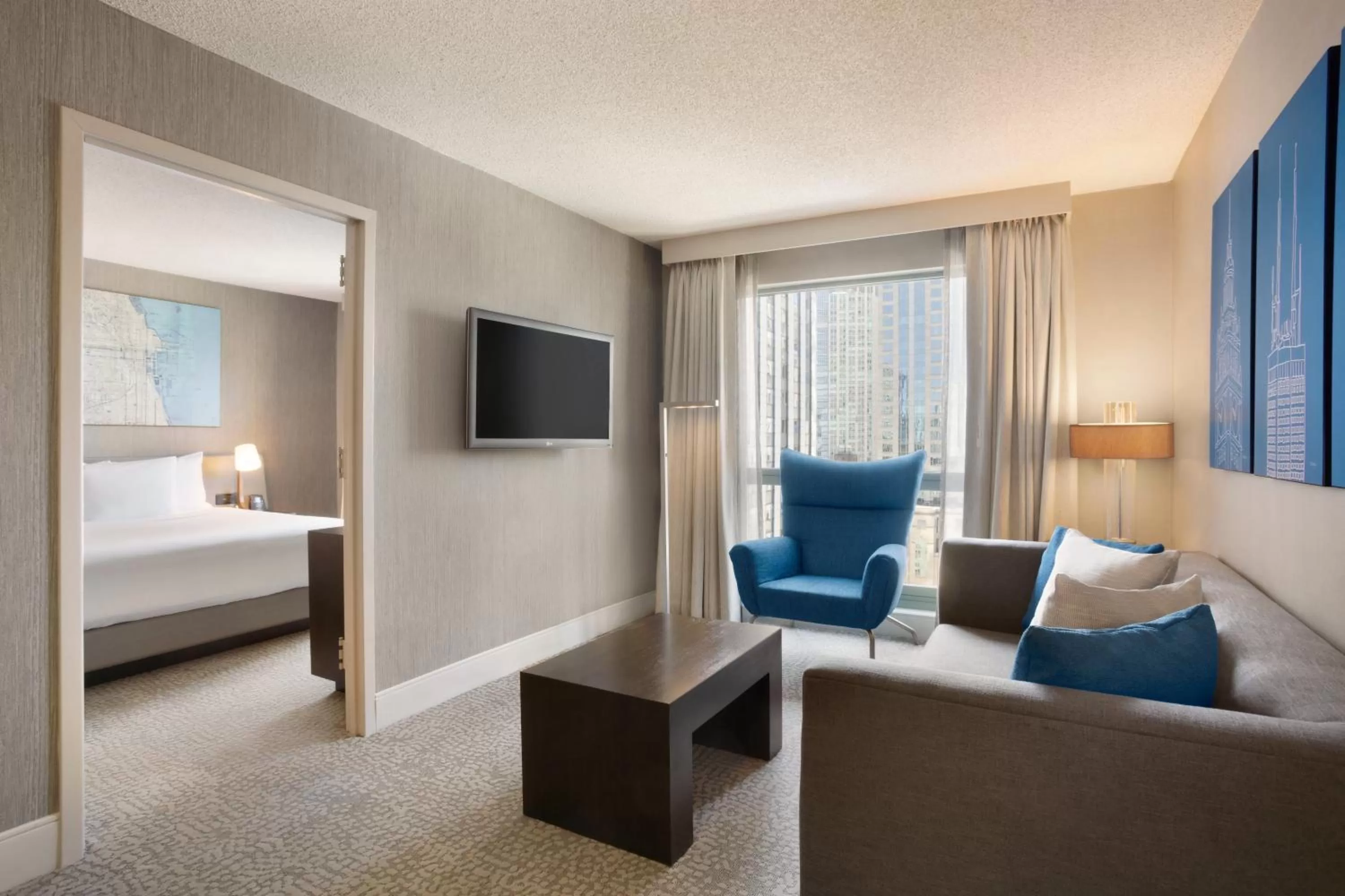 TV and multimedia, Bed in Hilton Chicago Magnificent Mile Suites
