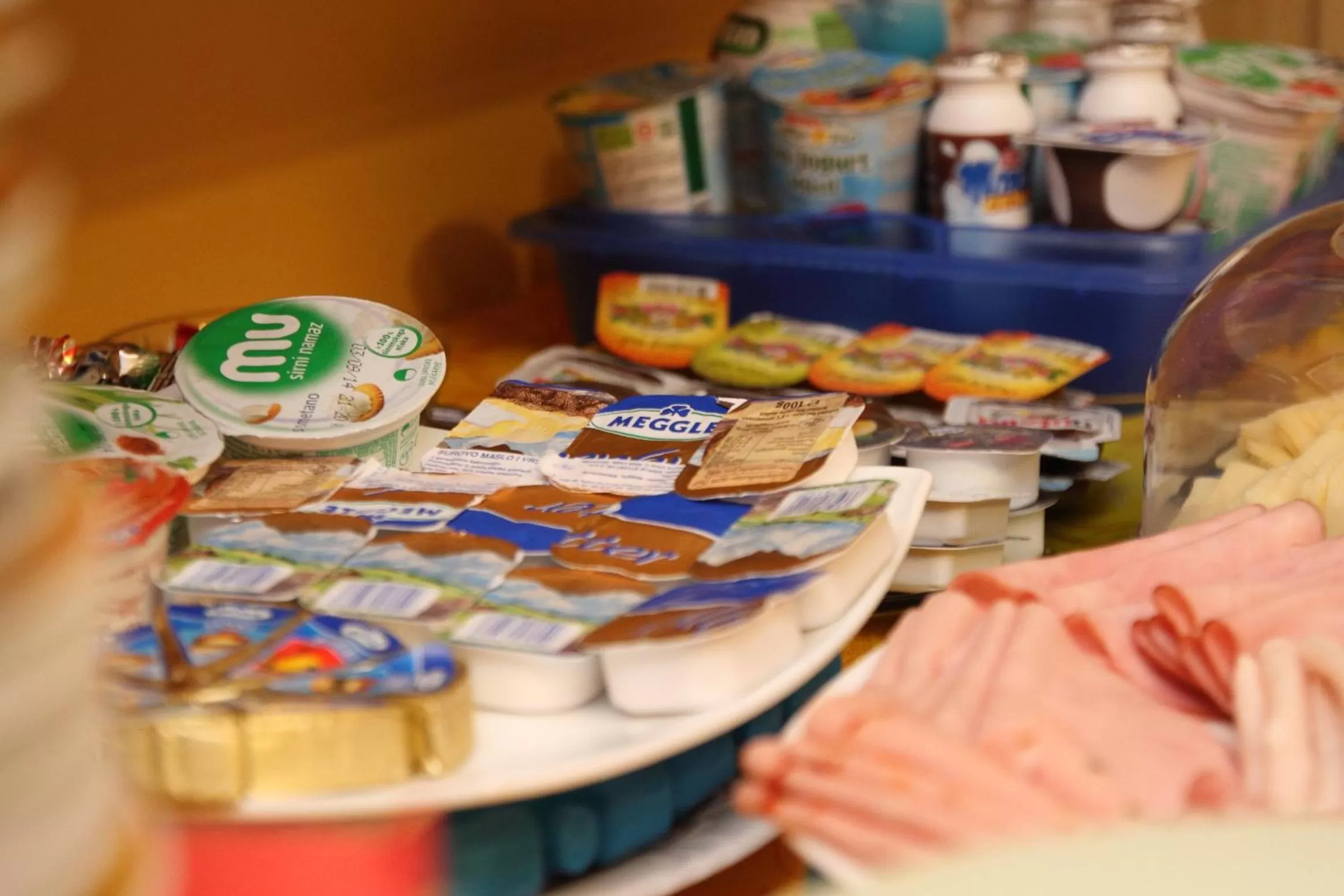 Food in Rooms & Apartments Jana